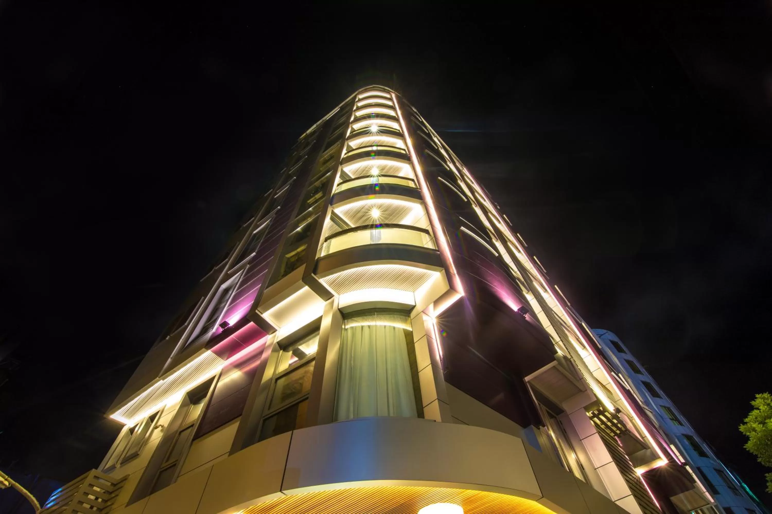 Property building in Samann Grand