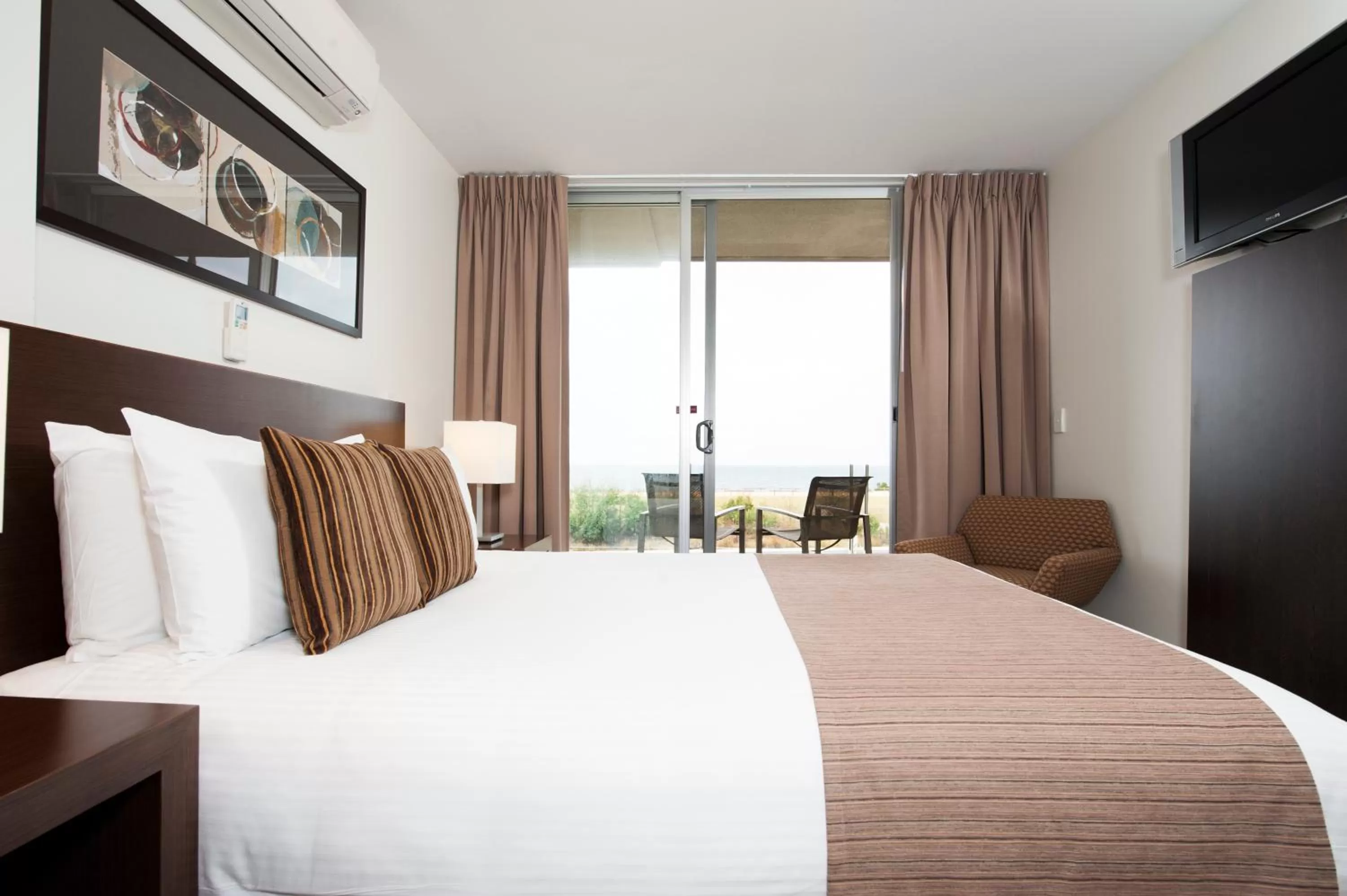 Bed in Wyndham Resort Torquay