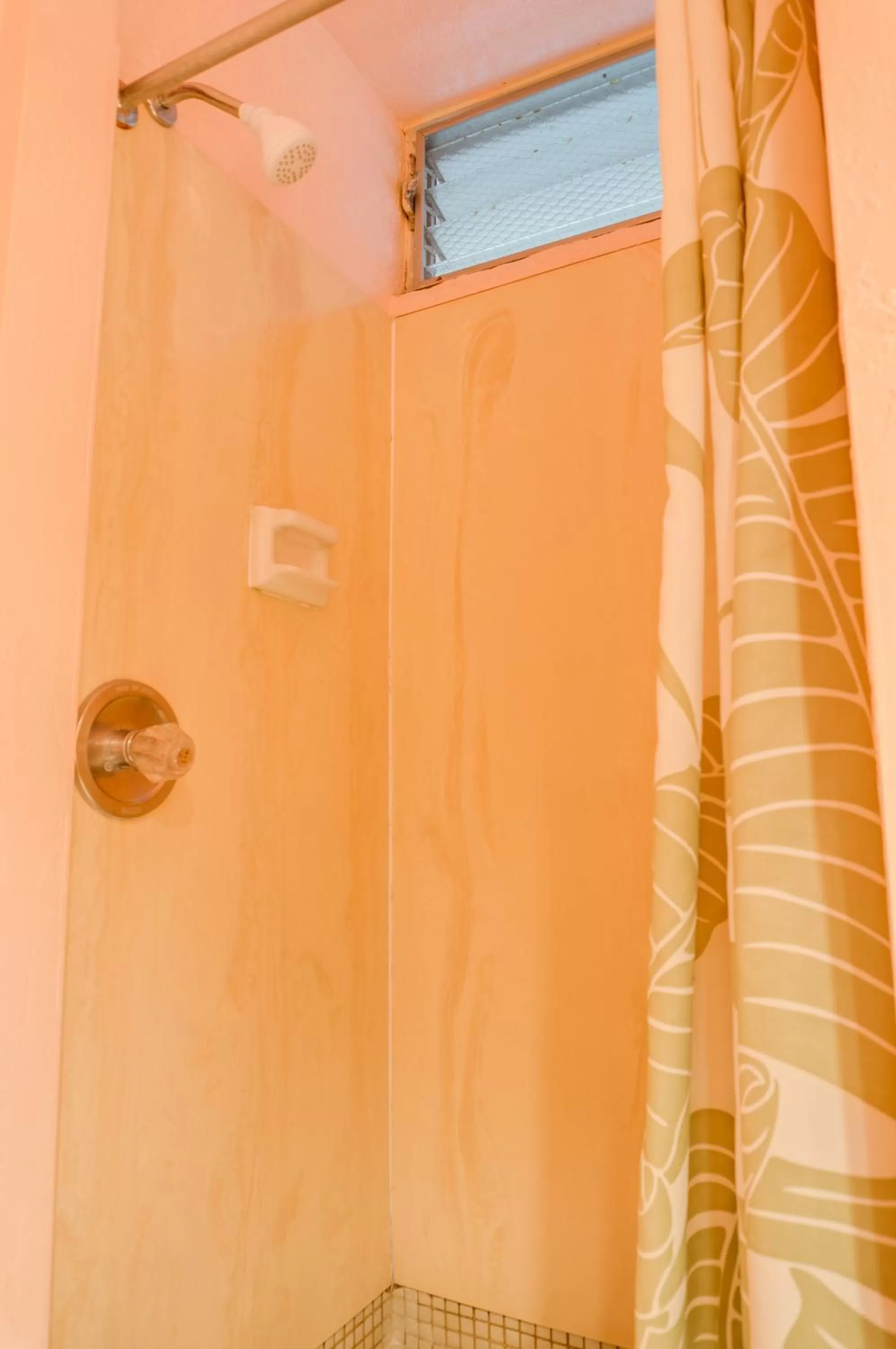 Bathroom in Kuhio Banyan Hotel (with Kitchenettes)