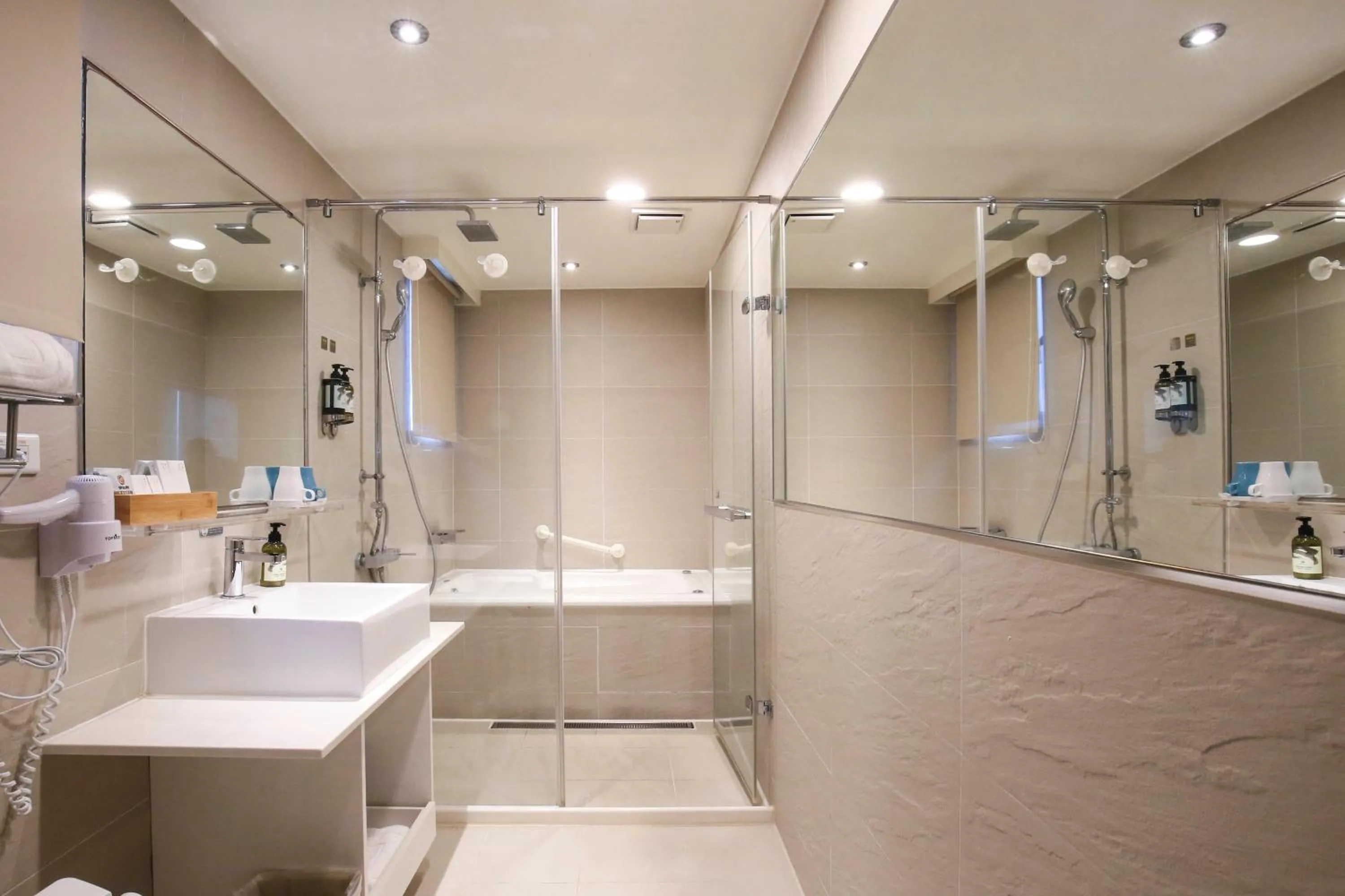 Bathroom in Dandy Hotel-Daan Park Branch