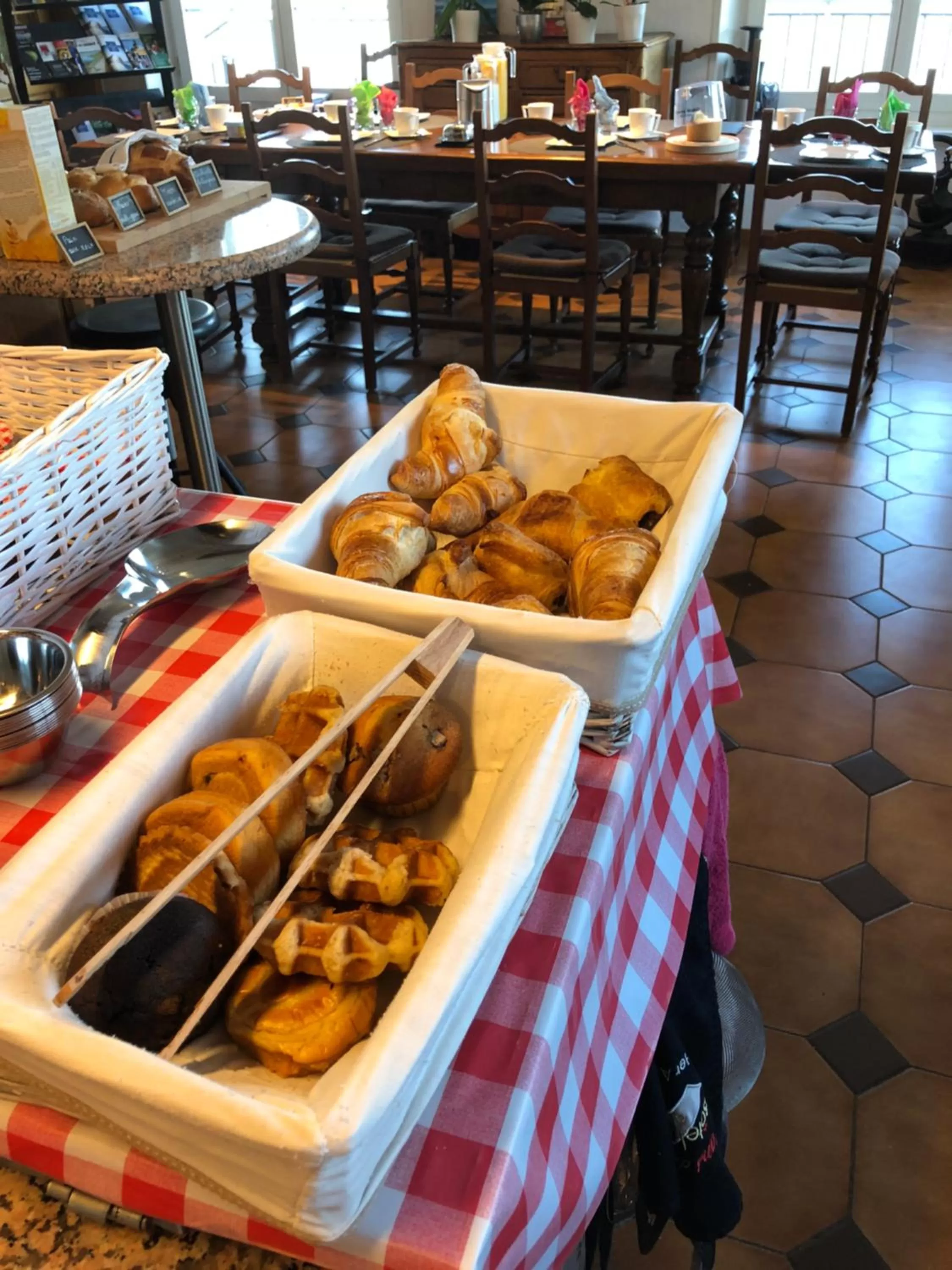 Buffet breakfast in B&B Corseaux Beach & Riviera Beach