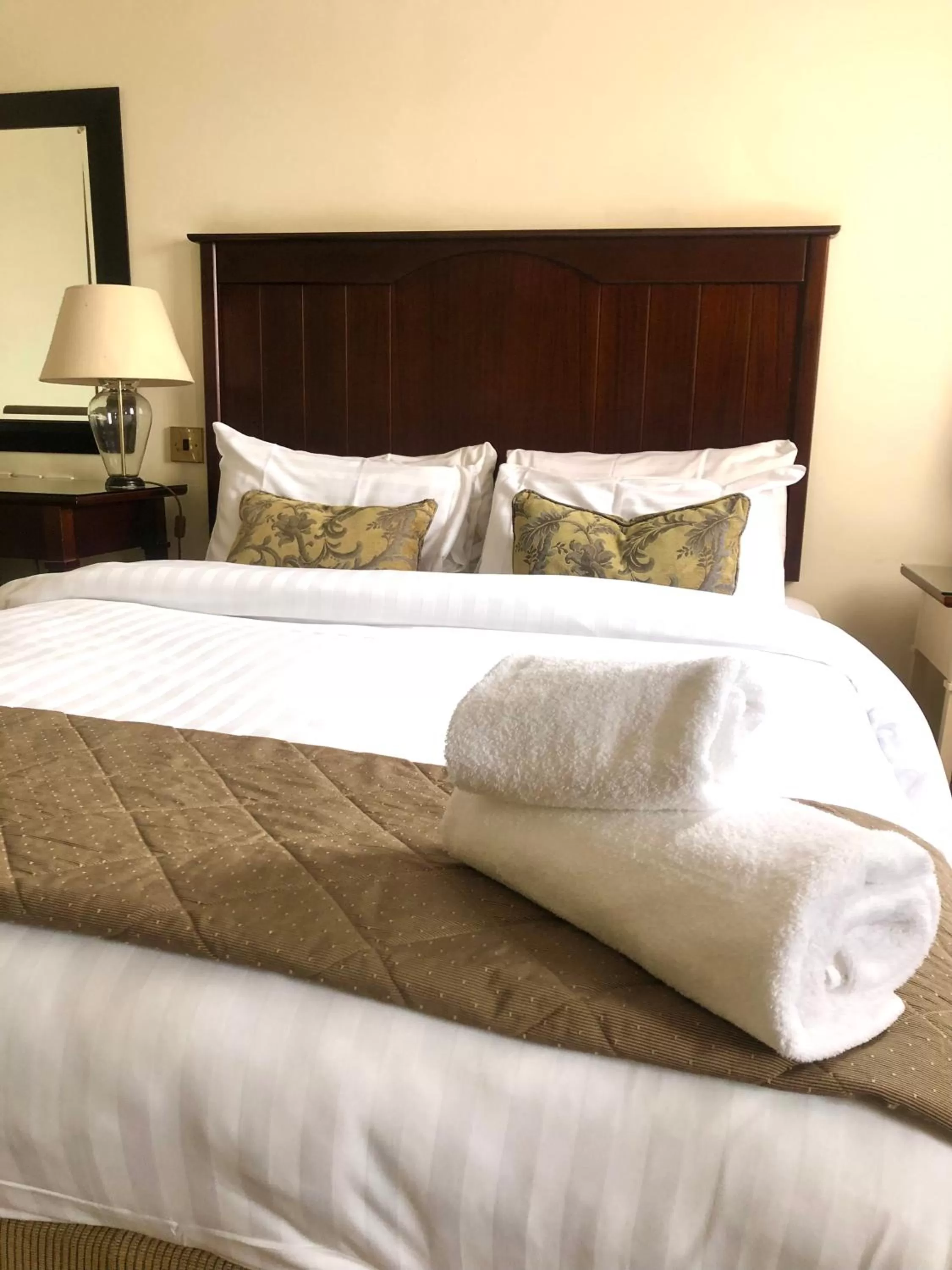 Bed in Park House Hotel