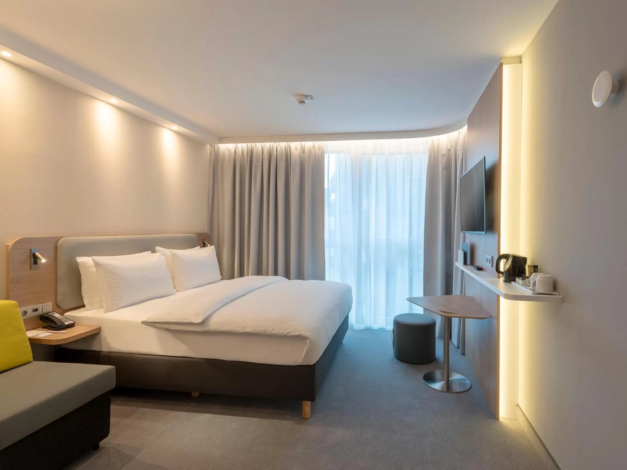 Queen Room with Accessible Roll In Shower in Holiday Inn Express - Offenbach, an IHG Hotel