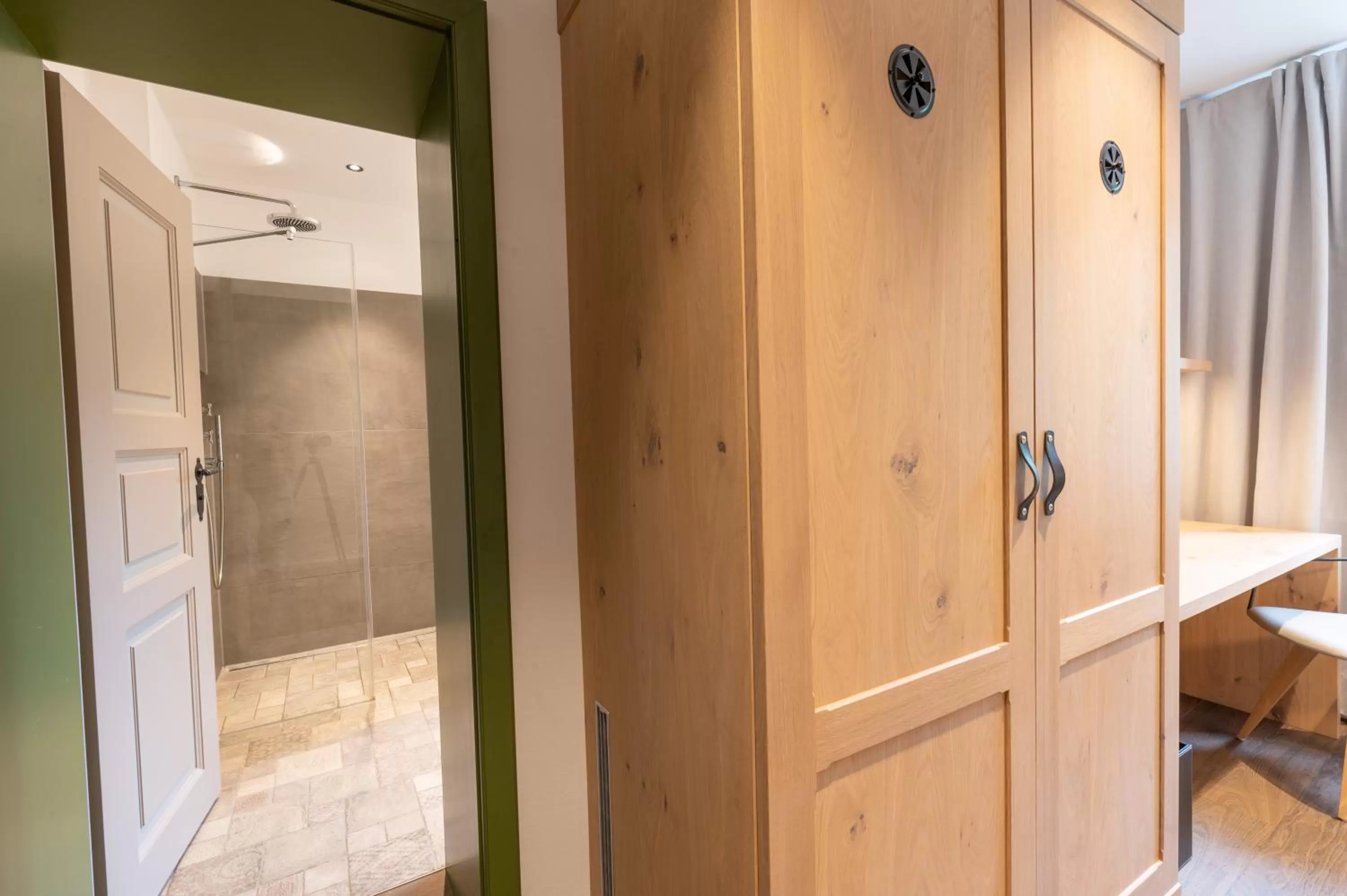 Photo of the whole room in LANDHOTEL ALTE ZOLLSTATION- Historical Building