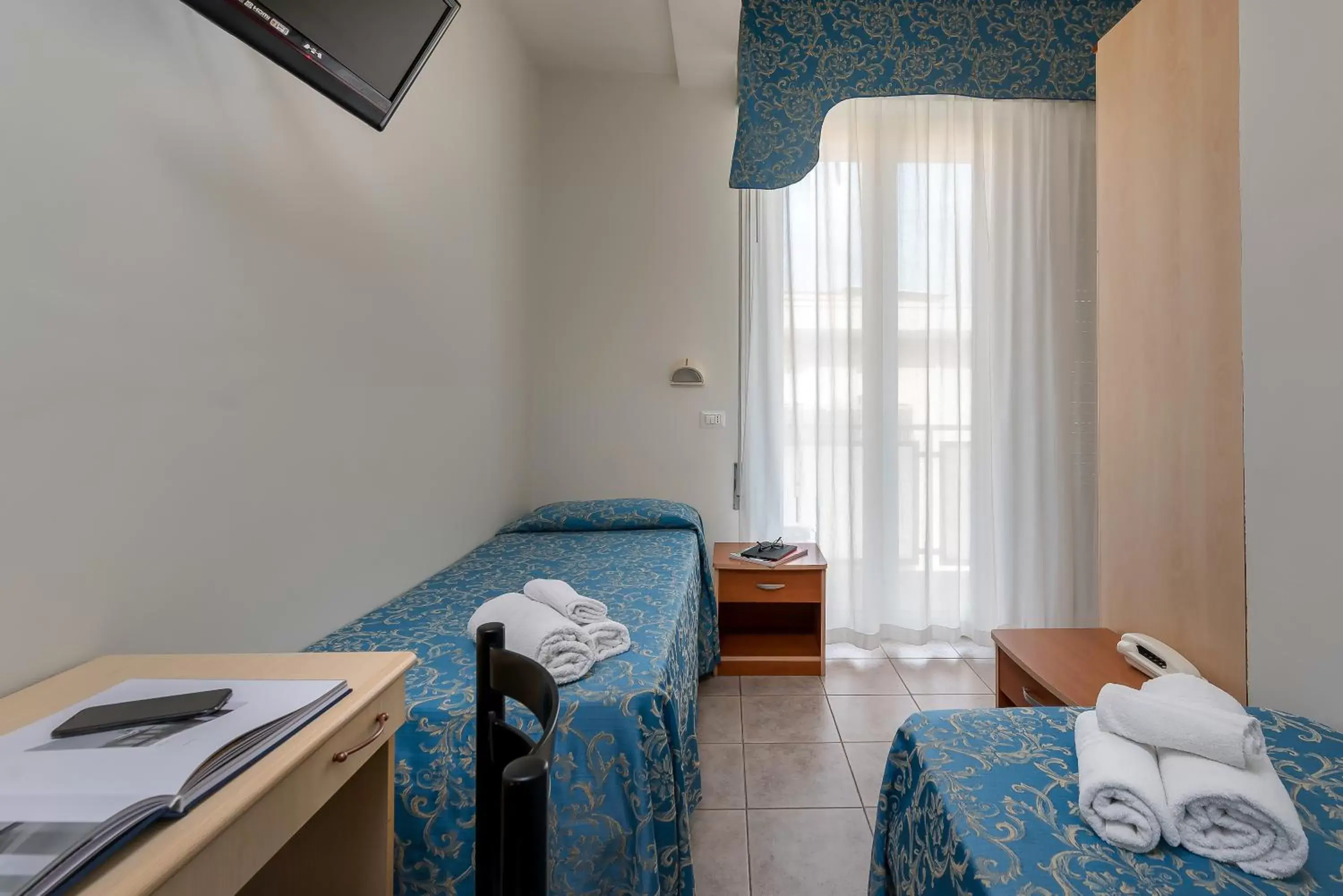 Twin Room with Sea View in Hotel Sole Mio Twin Room with Sea View in Hotel Sole Mio