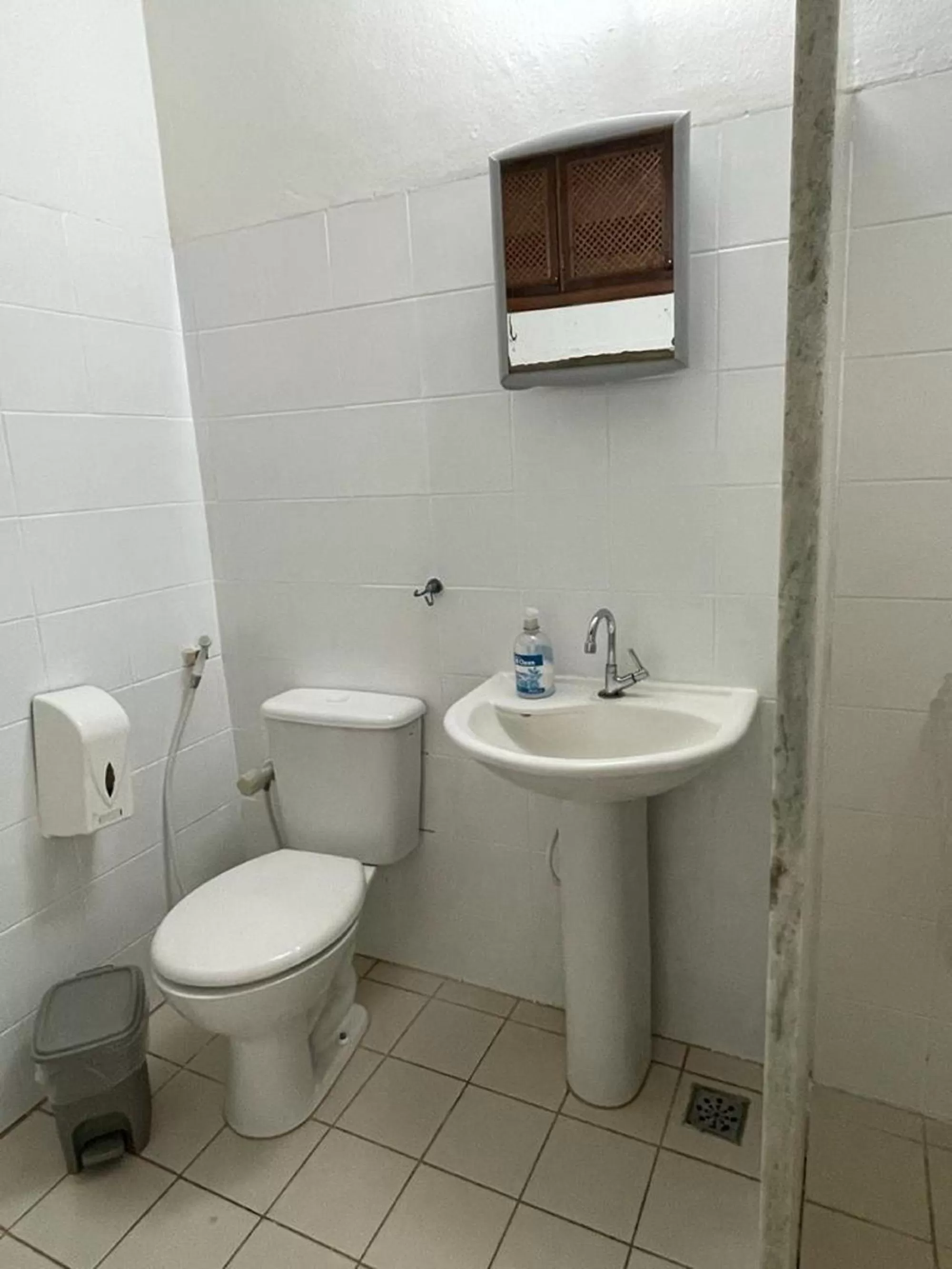 Toilet in Pousada Saint Germain