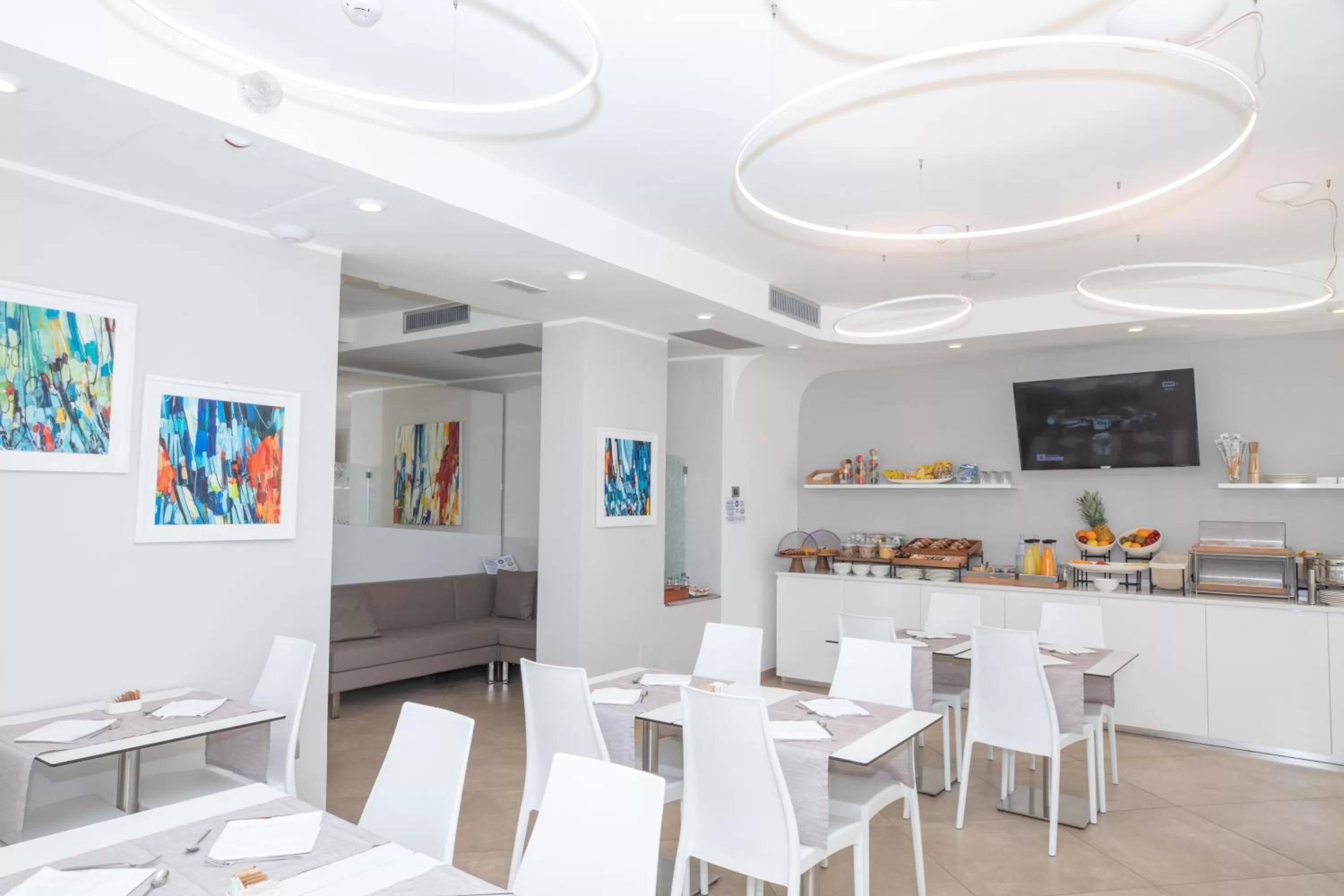 Breakfast in Hotel Baby