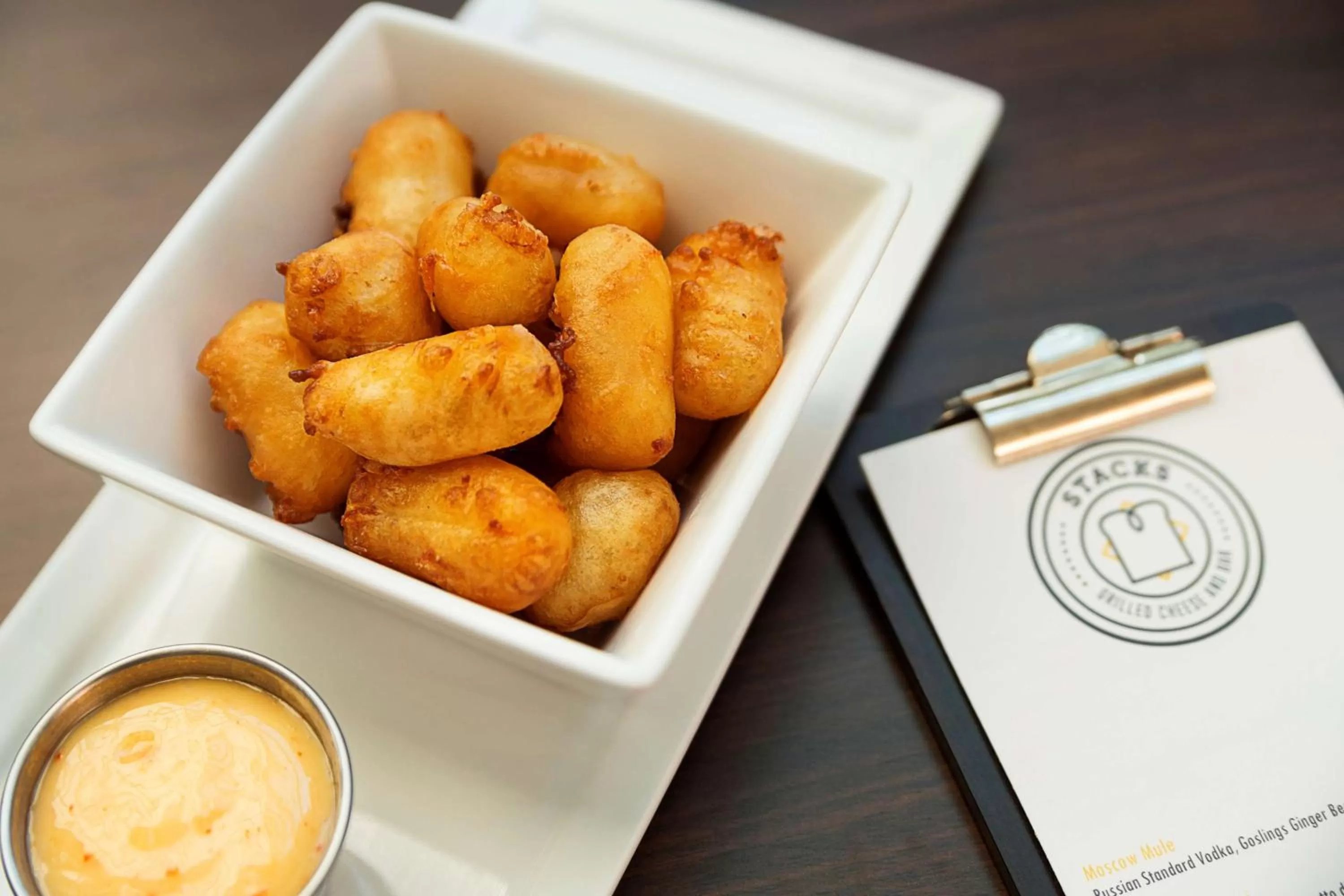 Restaurant/places to eat in Embassy Suites by Hilton Chicago Lombard