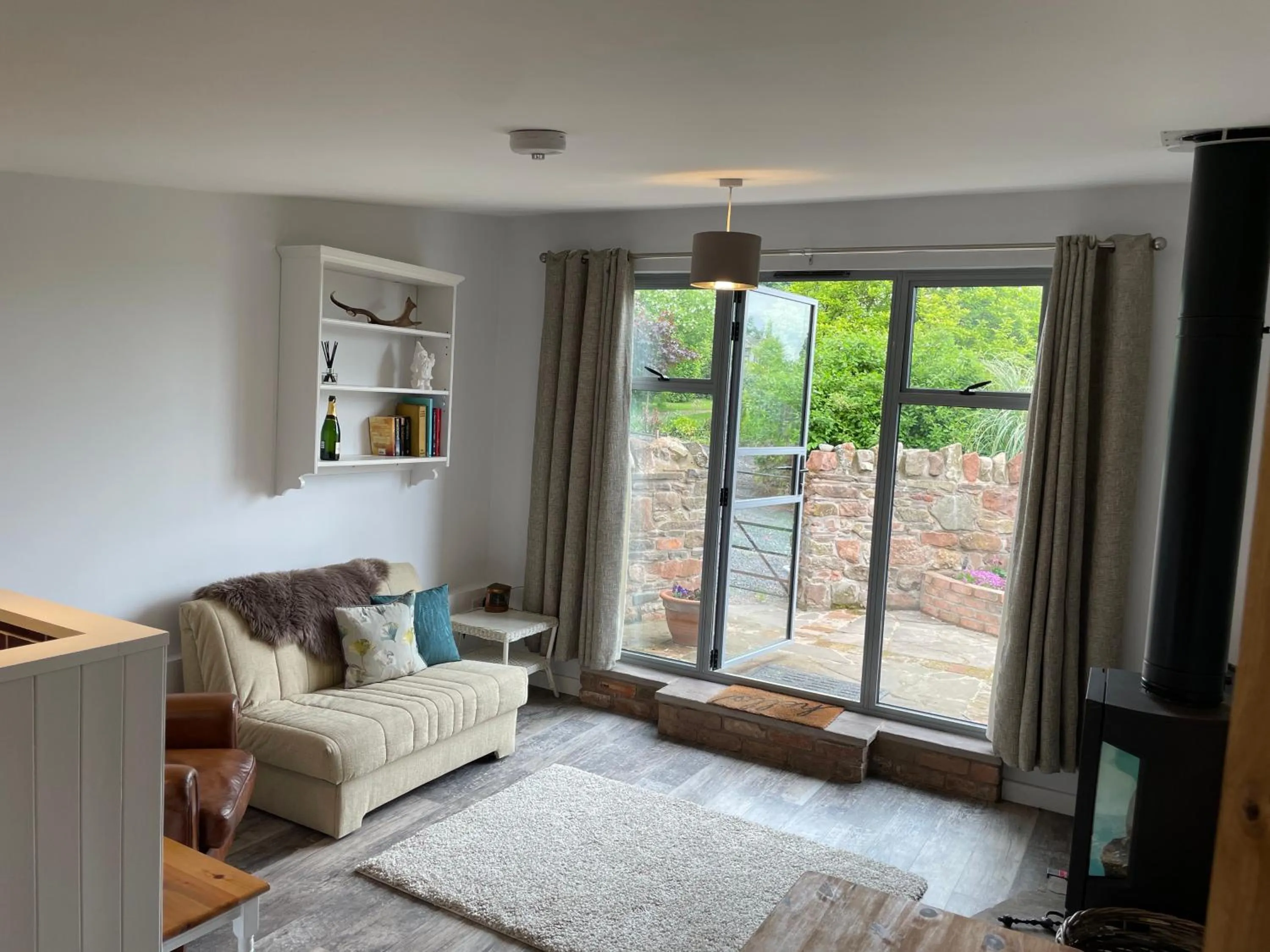 Lounge or bar in Pine Tree Lodge, Bridgnorth