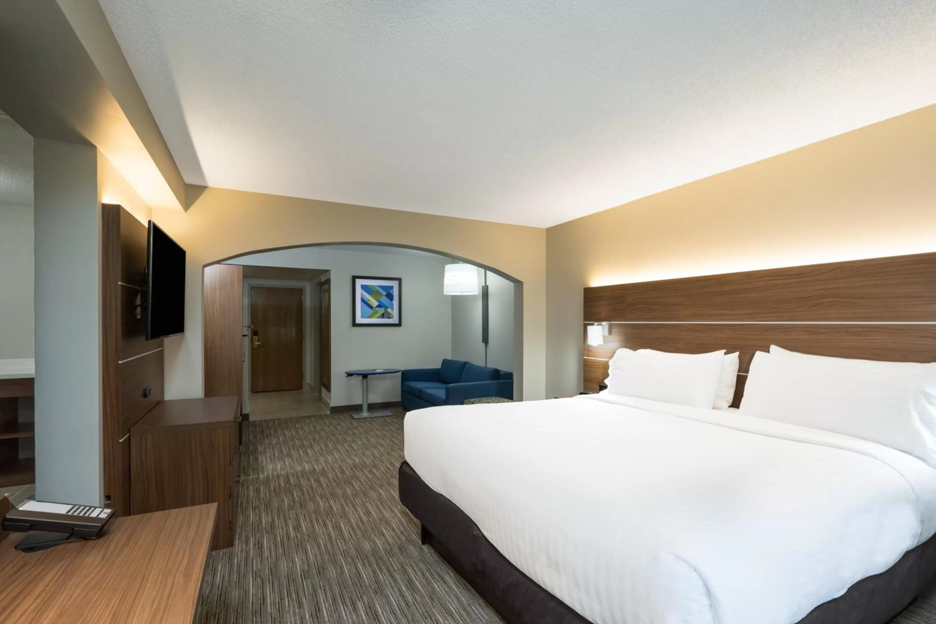 Photo of the whole room, Bed in Holiday Inn Express Hotel & Suites Louisville East by IHG