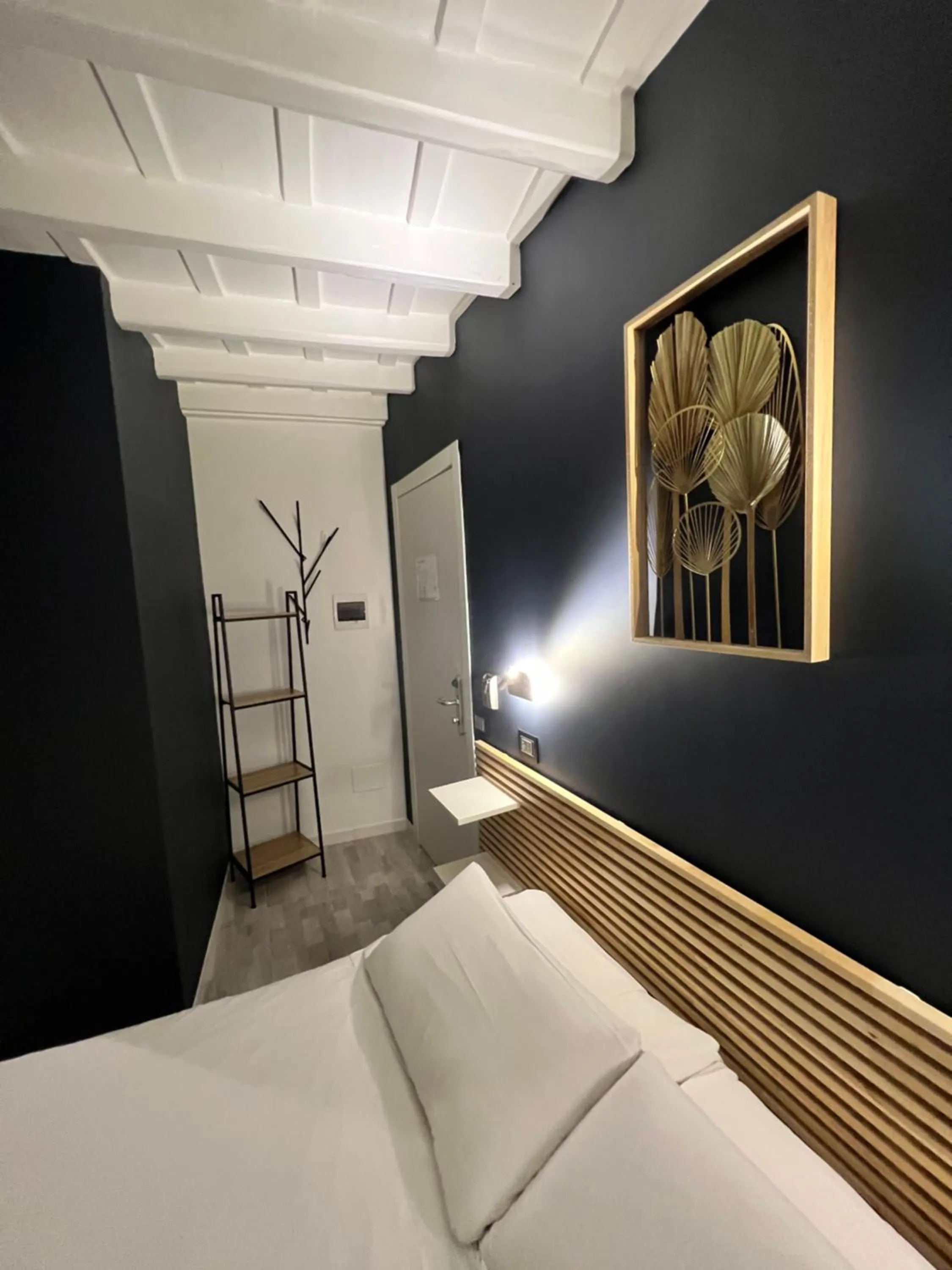 Bedroom, Bed in iRooms - Spanish Steps