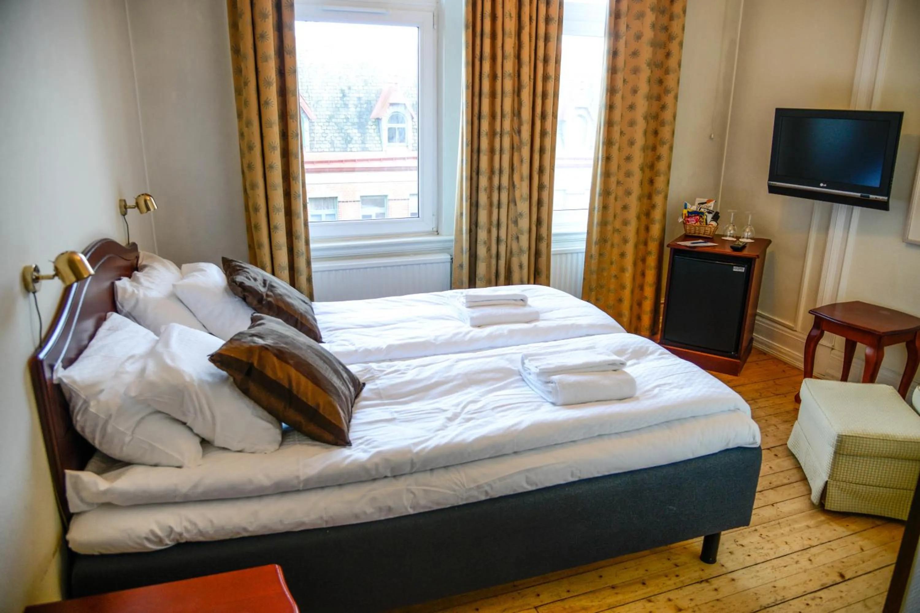 Photo of the whole room, Bed in Hotel Continental Relax & Spa