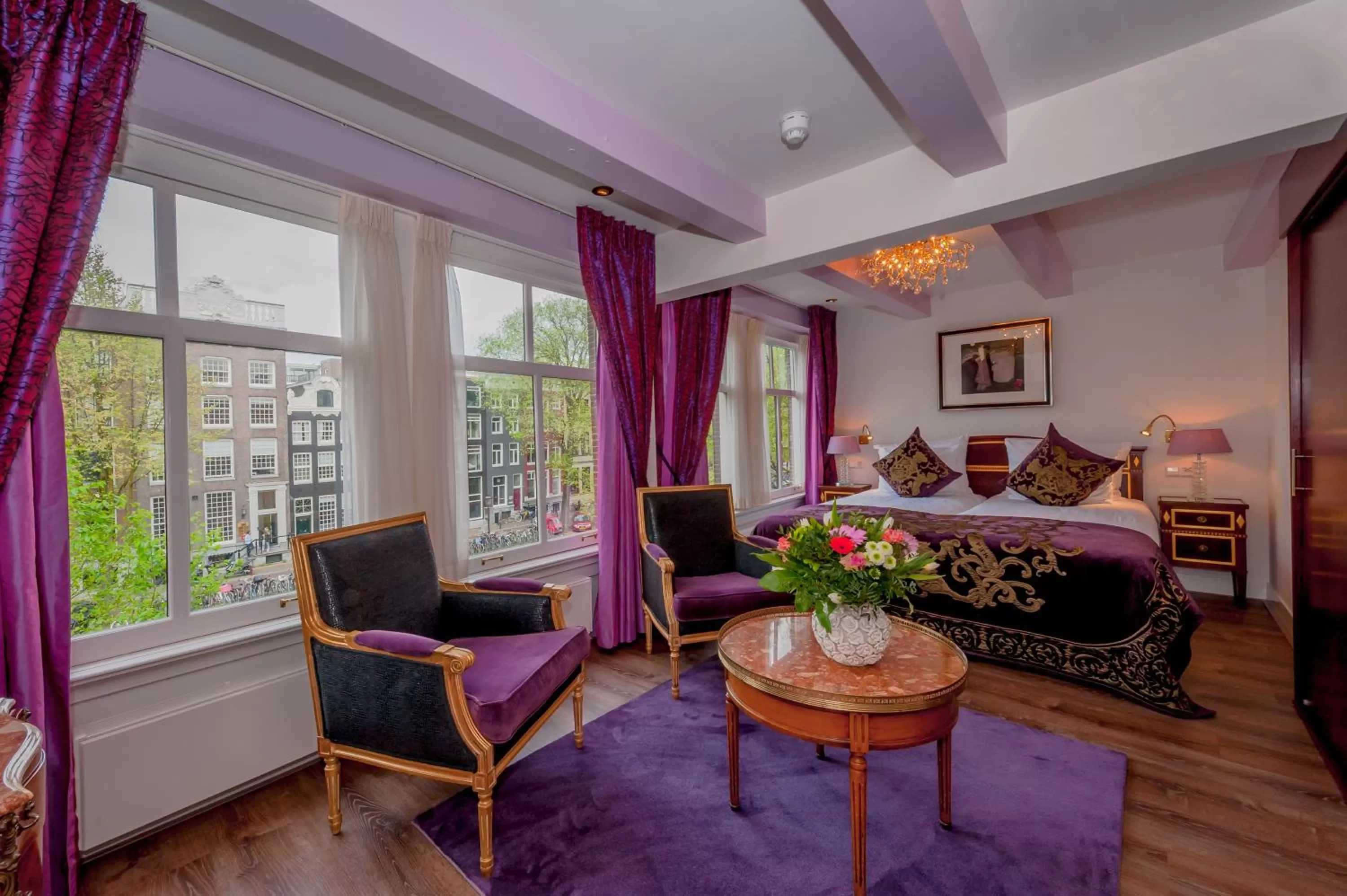 Bed in Ambassade Hotel