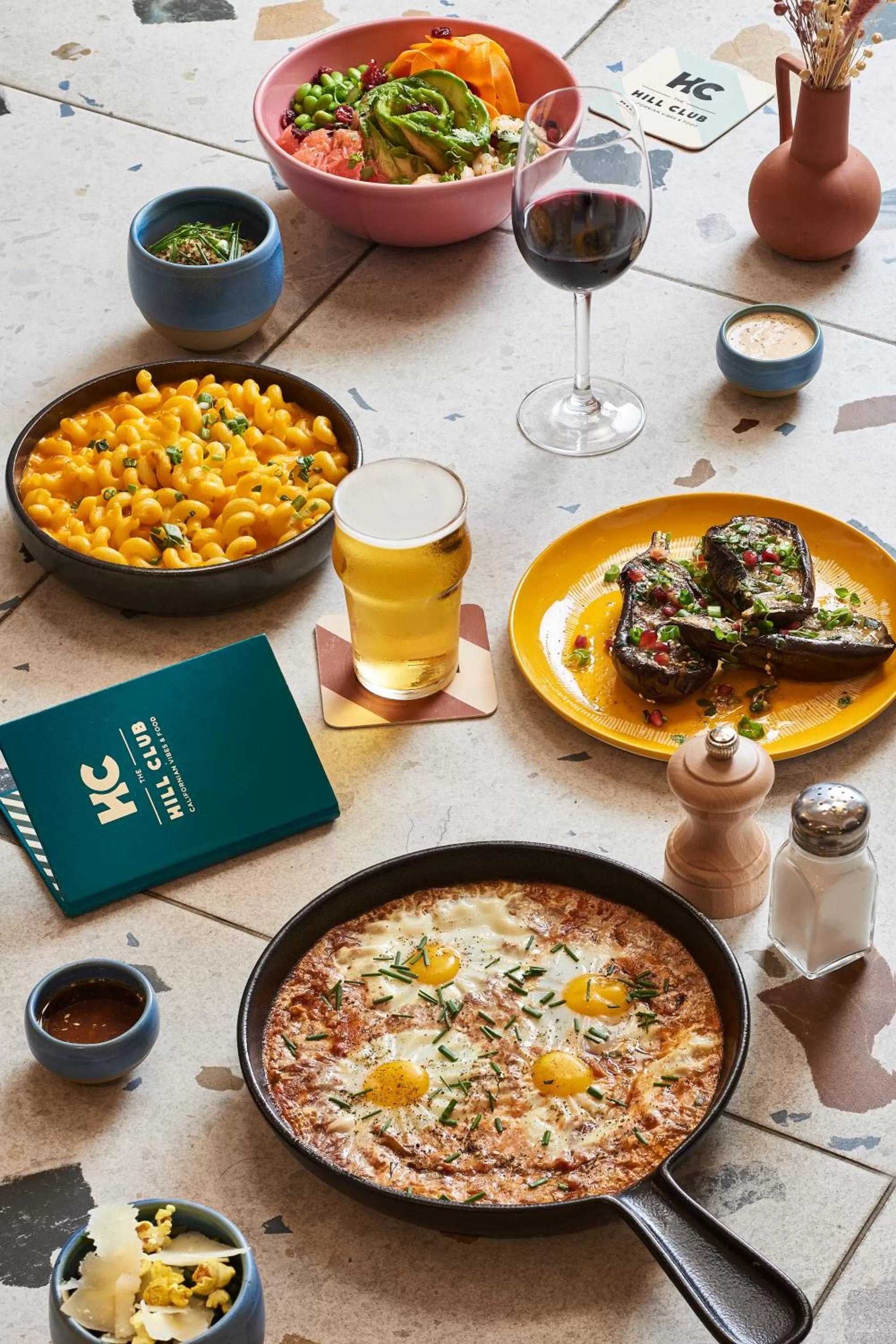 Restaurant/places to eat in Hôtel Chromatics & Restaurant Hill Club by HappyCulture