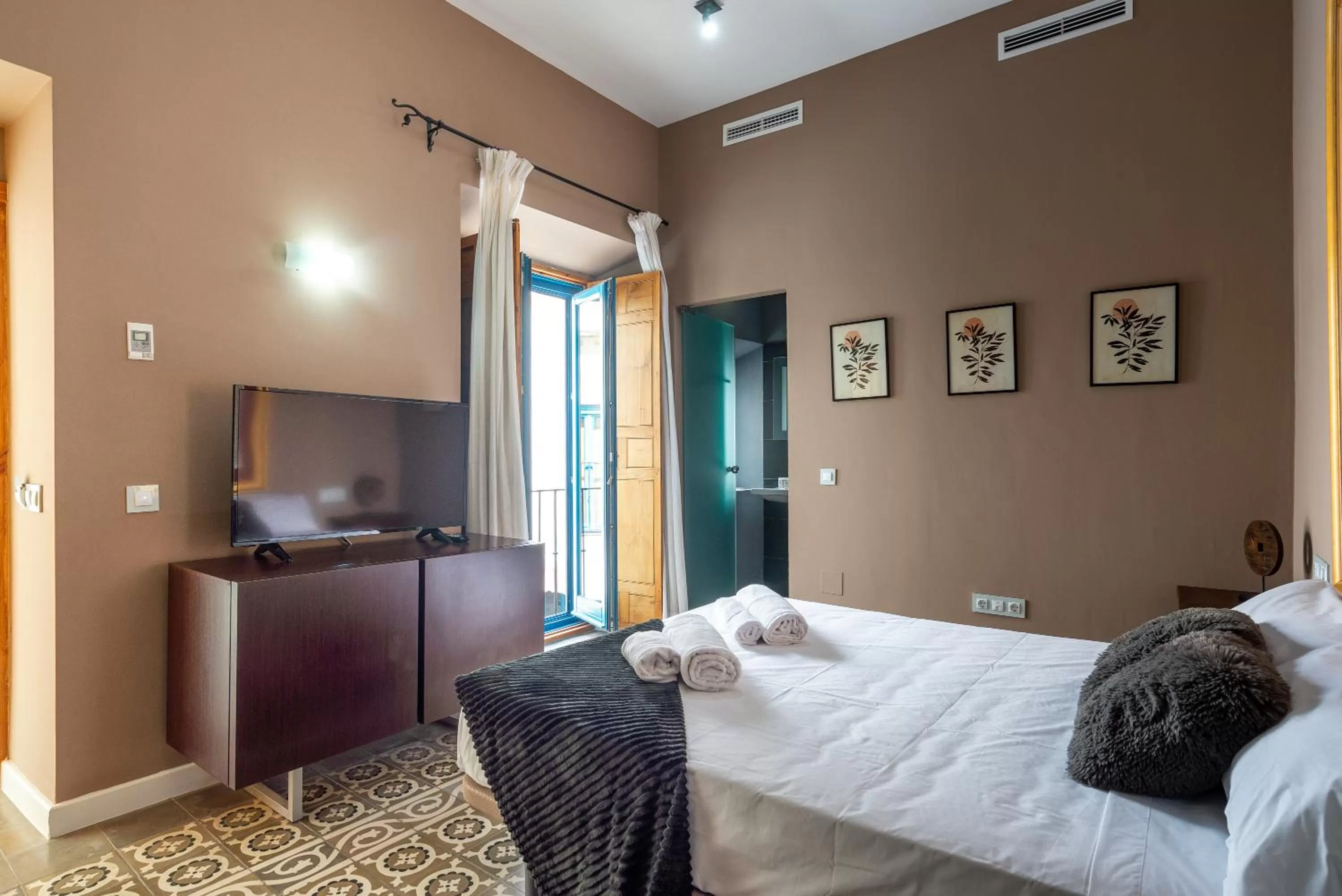 Bed in Hotel Albaicín