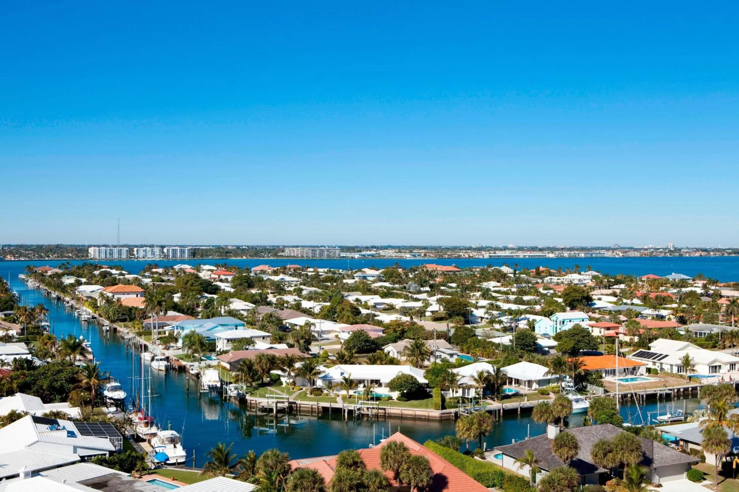 Bedroom in Palm Beach Marriott Singer Island Beach Resort & Spa