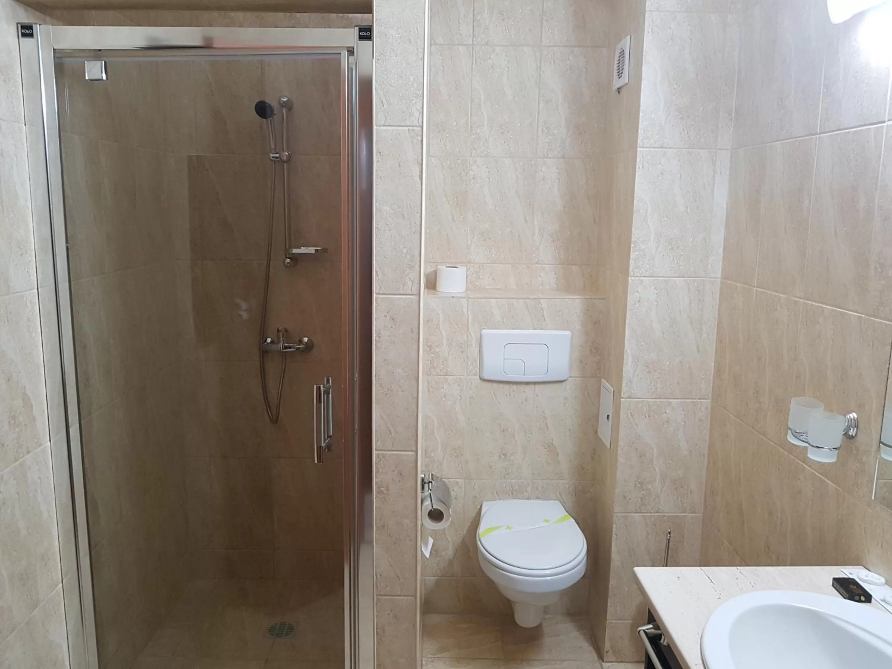 Bathroom in Hotel Edelweiss