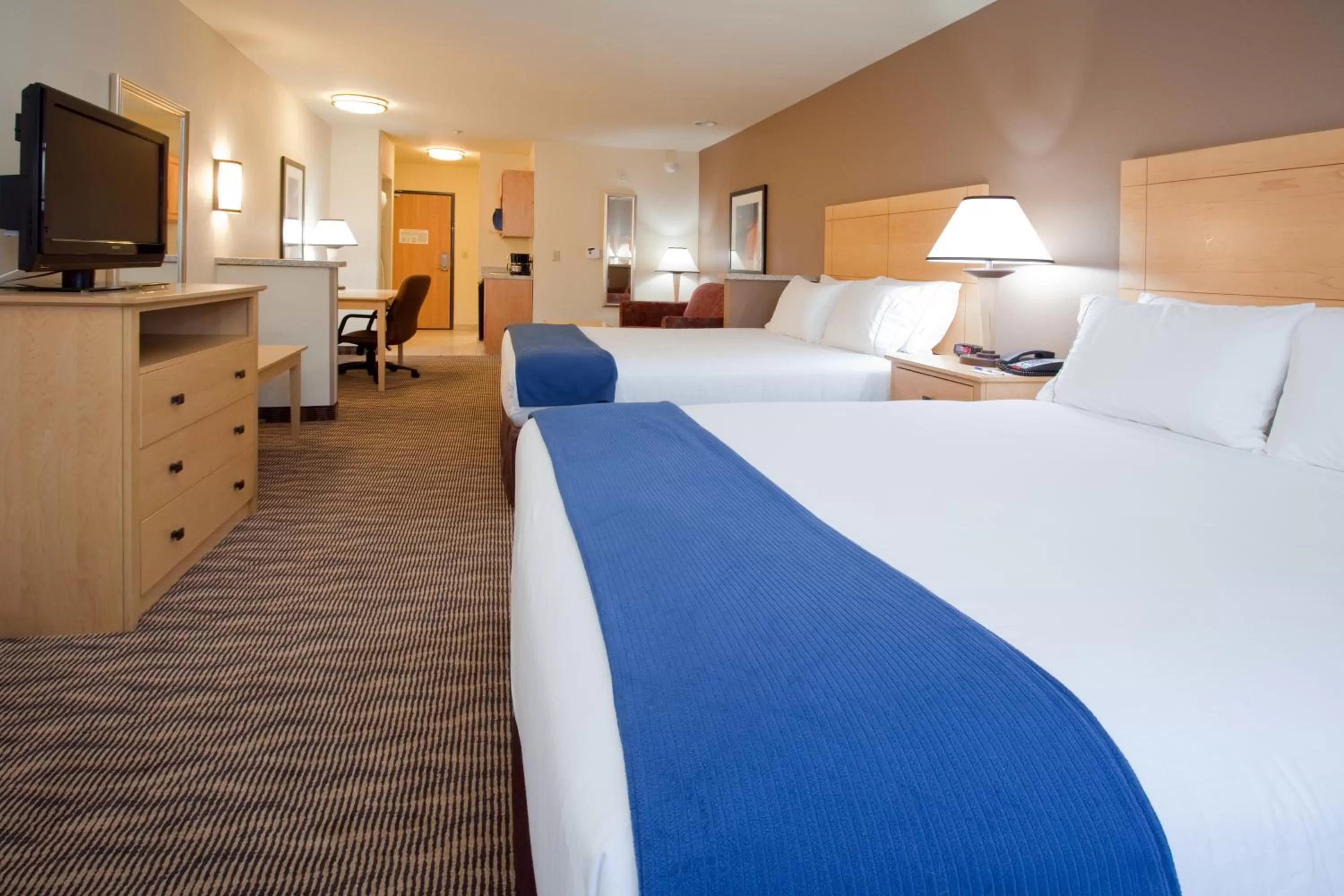 Photo of the whole room, Bed in Holiday Inn Express West Valley City by IHG