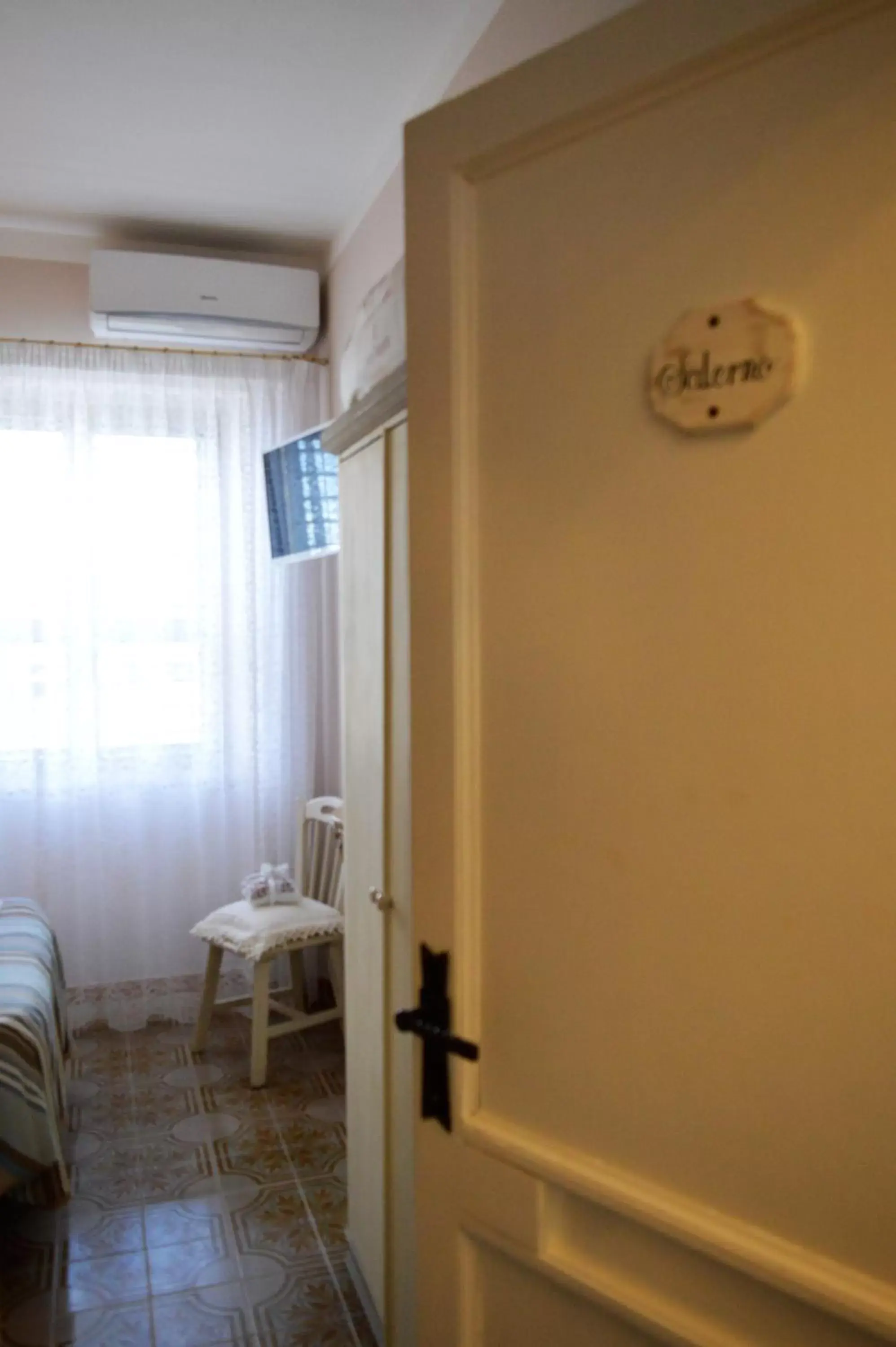 Small Double Room in B&B Al Golfo Small Double Room in B&B Al Golfo
