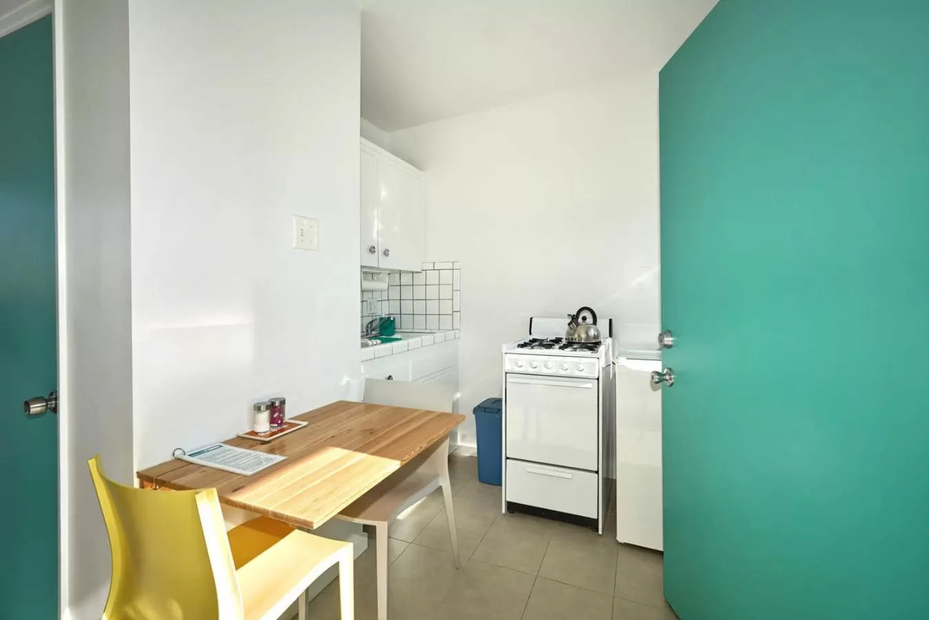 Kitchen or kitchenette, Kitchen/Kitchenette in Sagewater Hotel