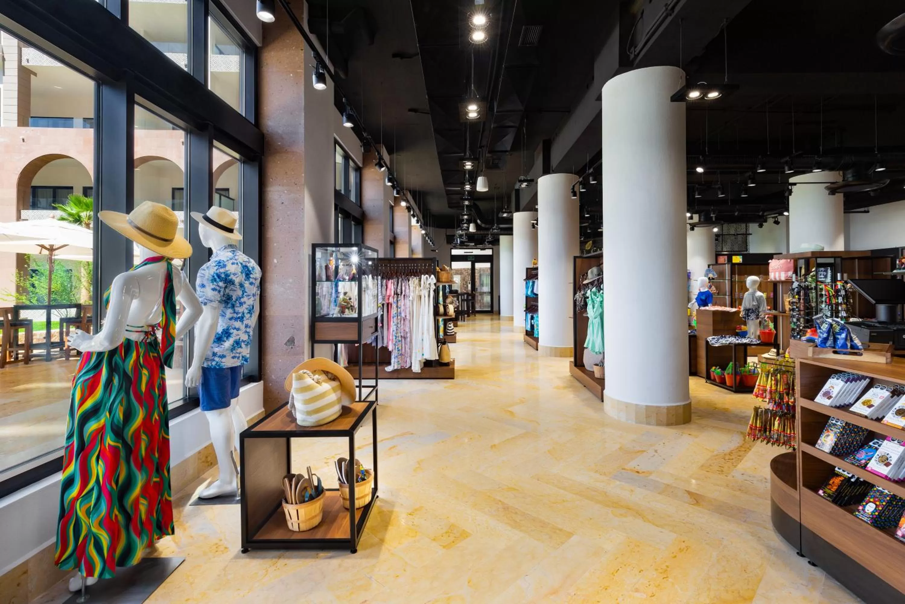 On-site shops in Villa La Valencia Beach Resort & Spa Los Cabos