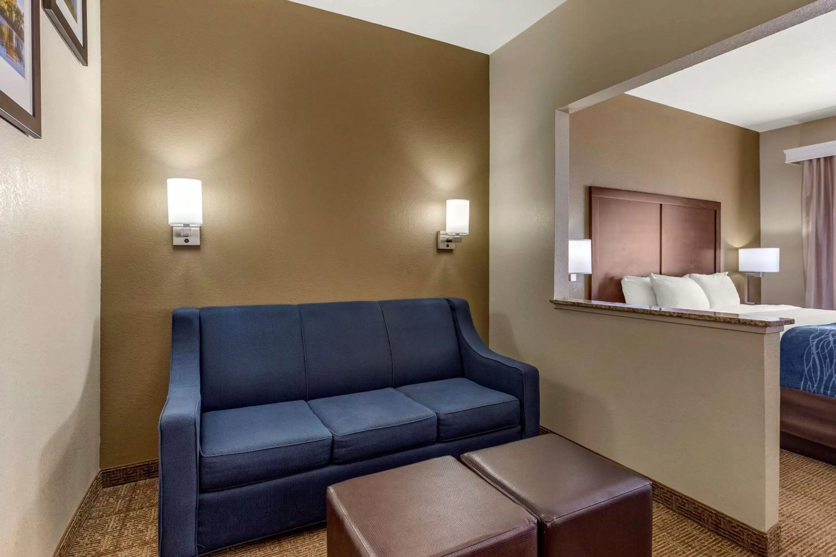 Photo of the whole room, Bed in Comfort Inn & Suites Alameda at Albuquerque Balloon Fiesta Park