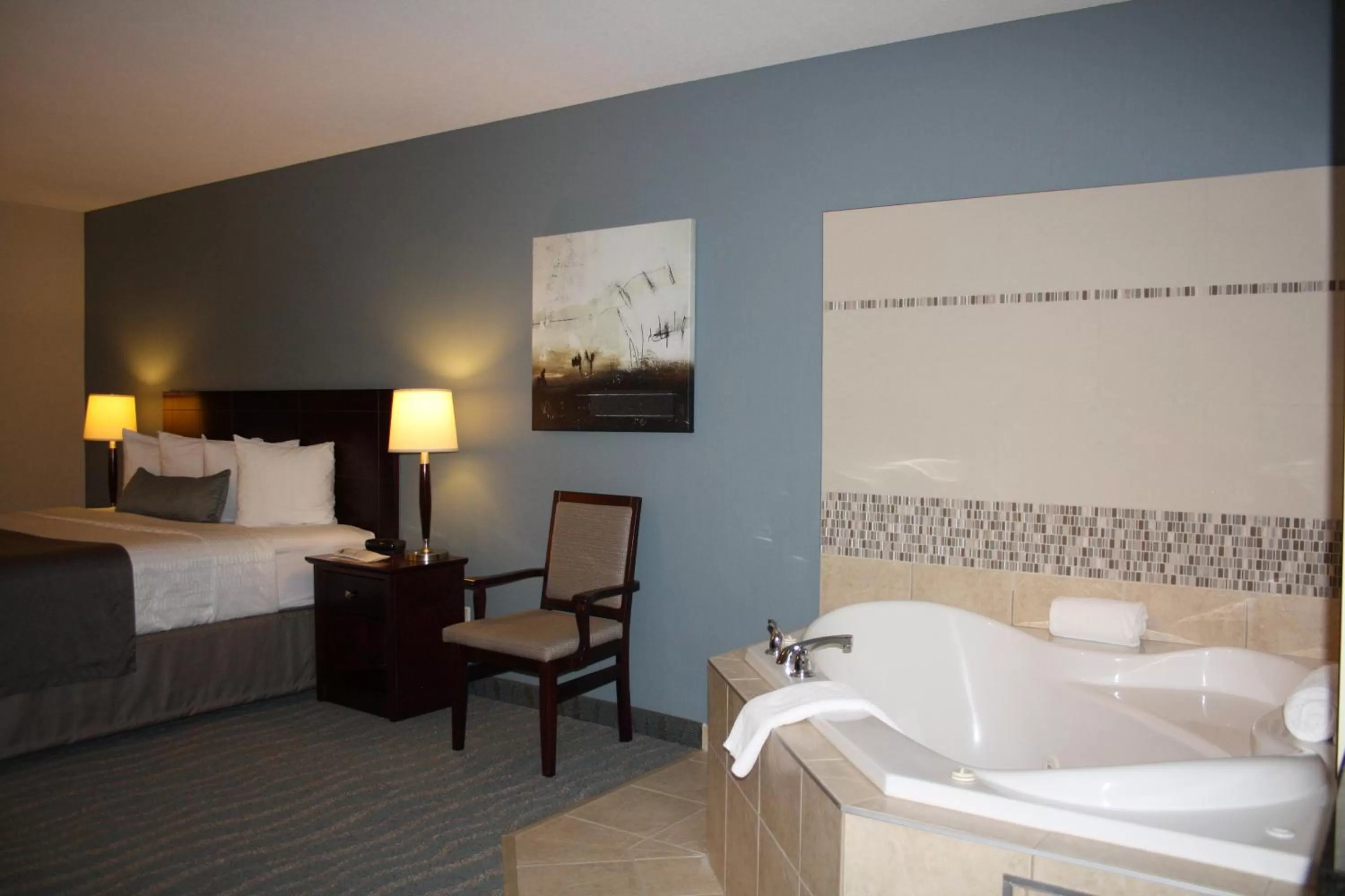 Bed in Best Western Rocky Mountain House Inn & Suites