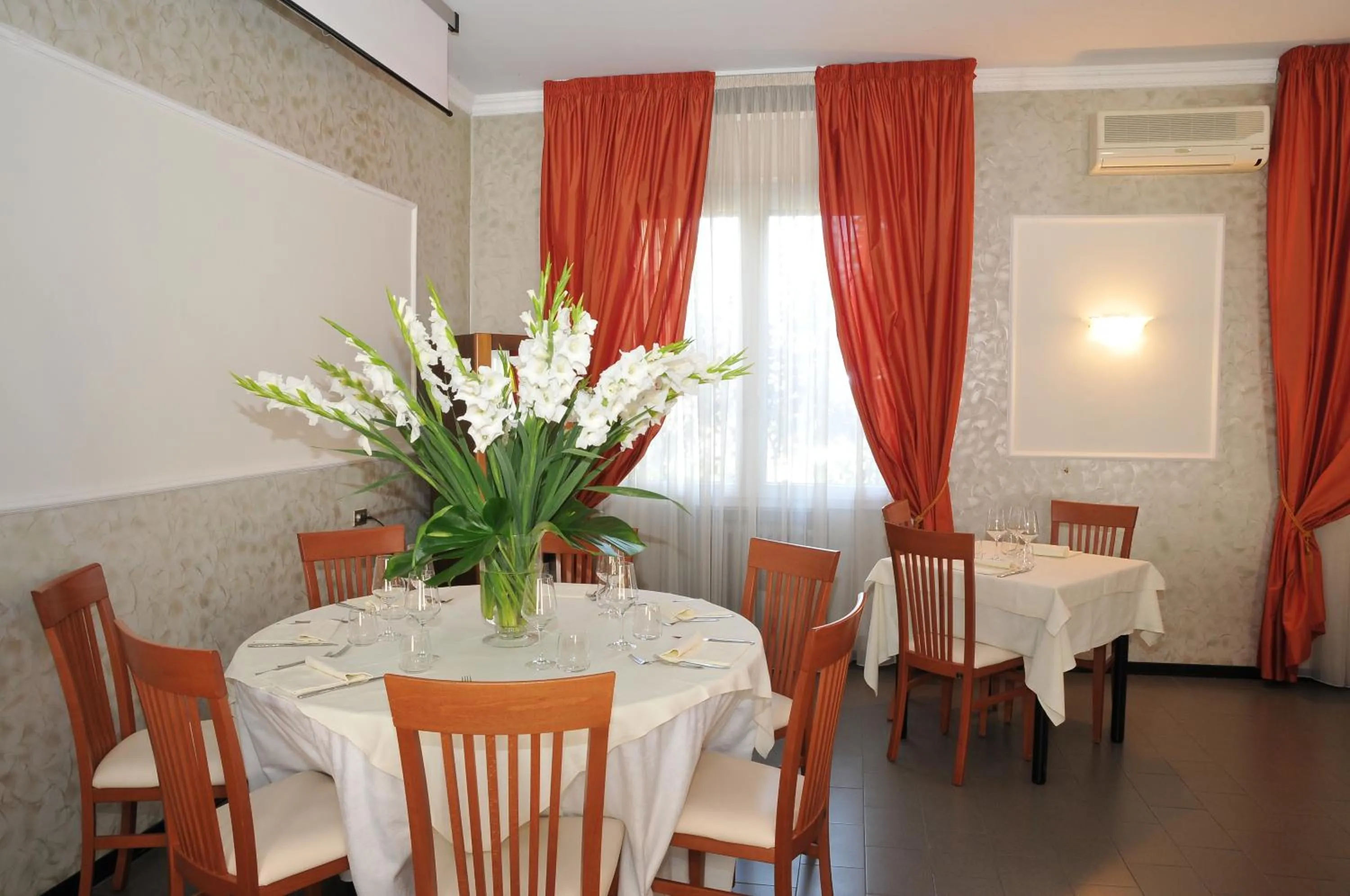 Restaurant/places to eat in Hotel Mini Palace - Country House