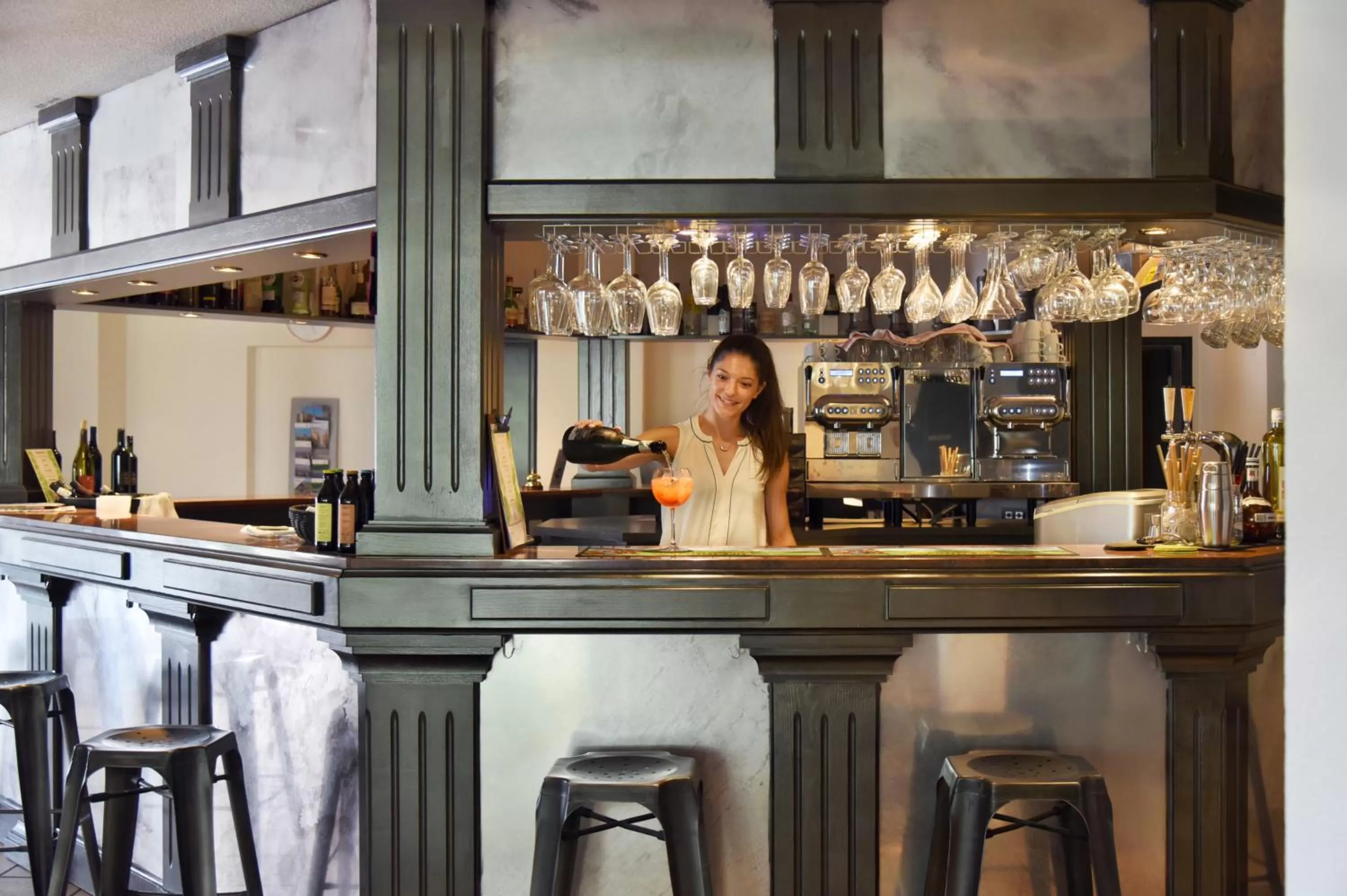 Staff in Hôtel des Mosaiques