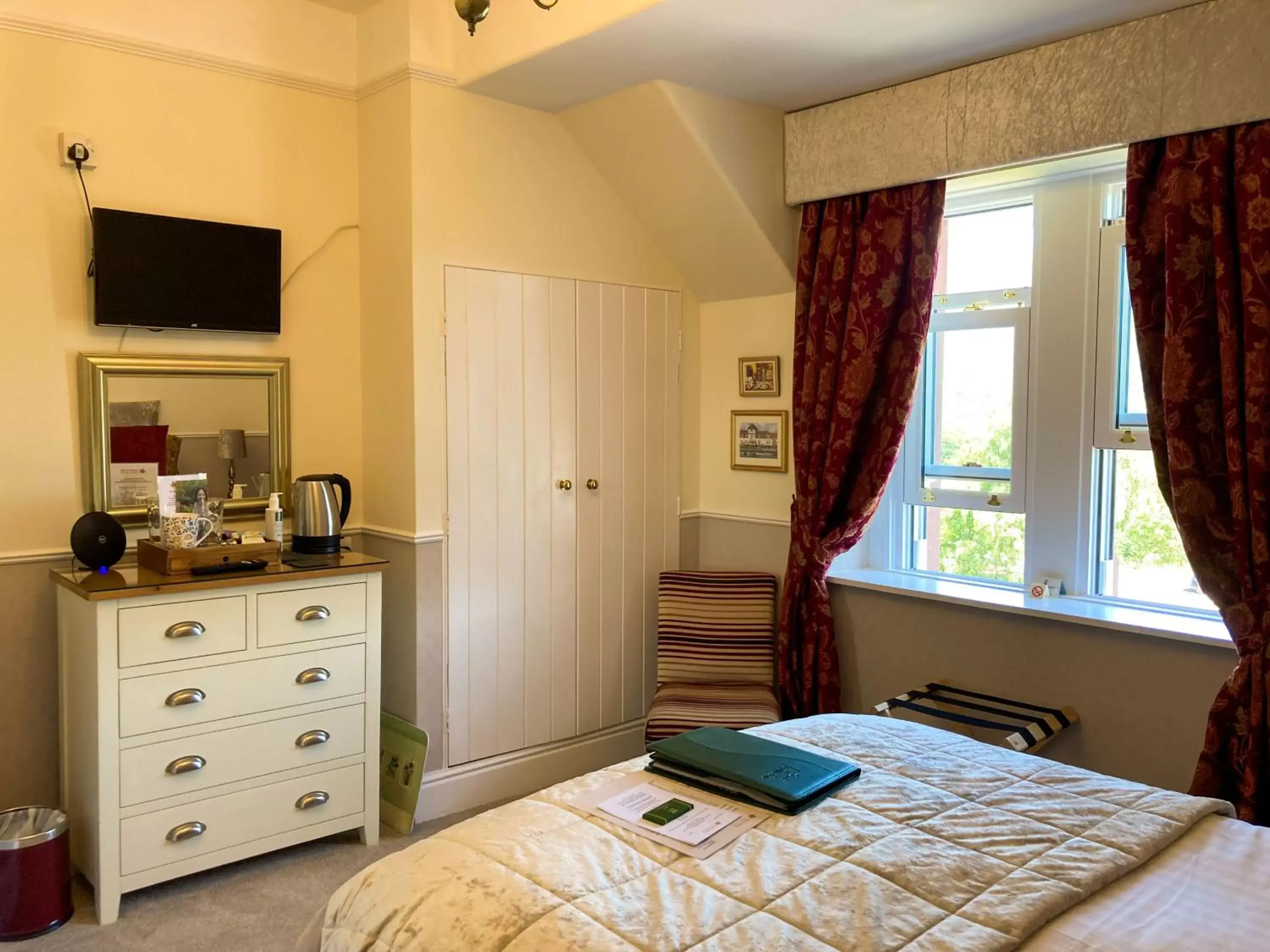 Double Room with Shower in Maple Bank Country Guest House Double Room with Shower in Maple Bank Country Guest House