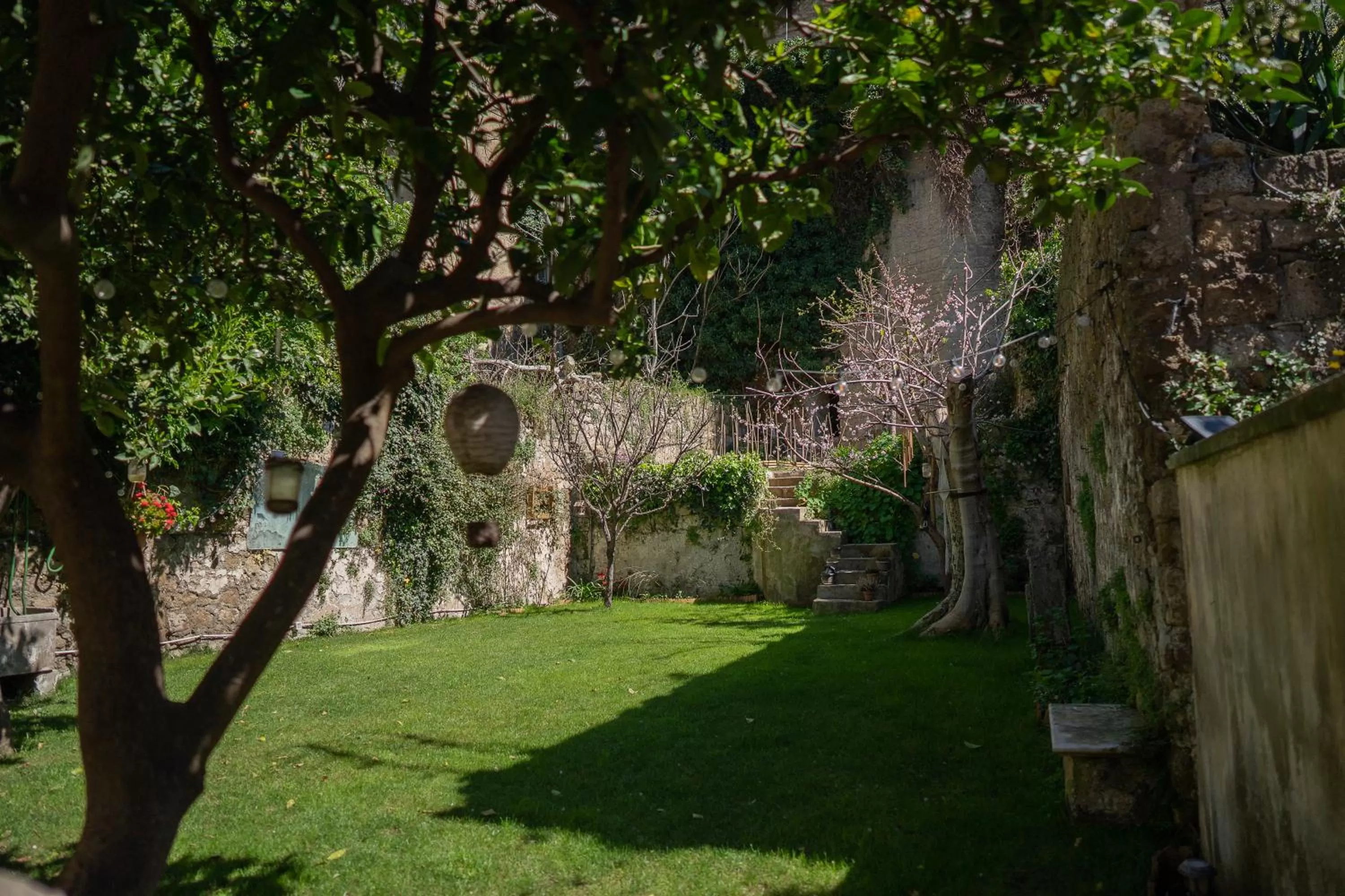 Spring, Garden in Casa Vayu - Rooms & Garden