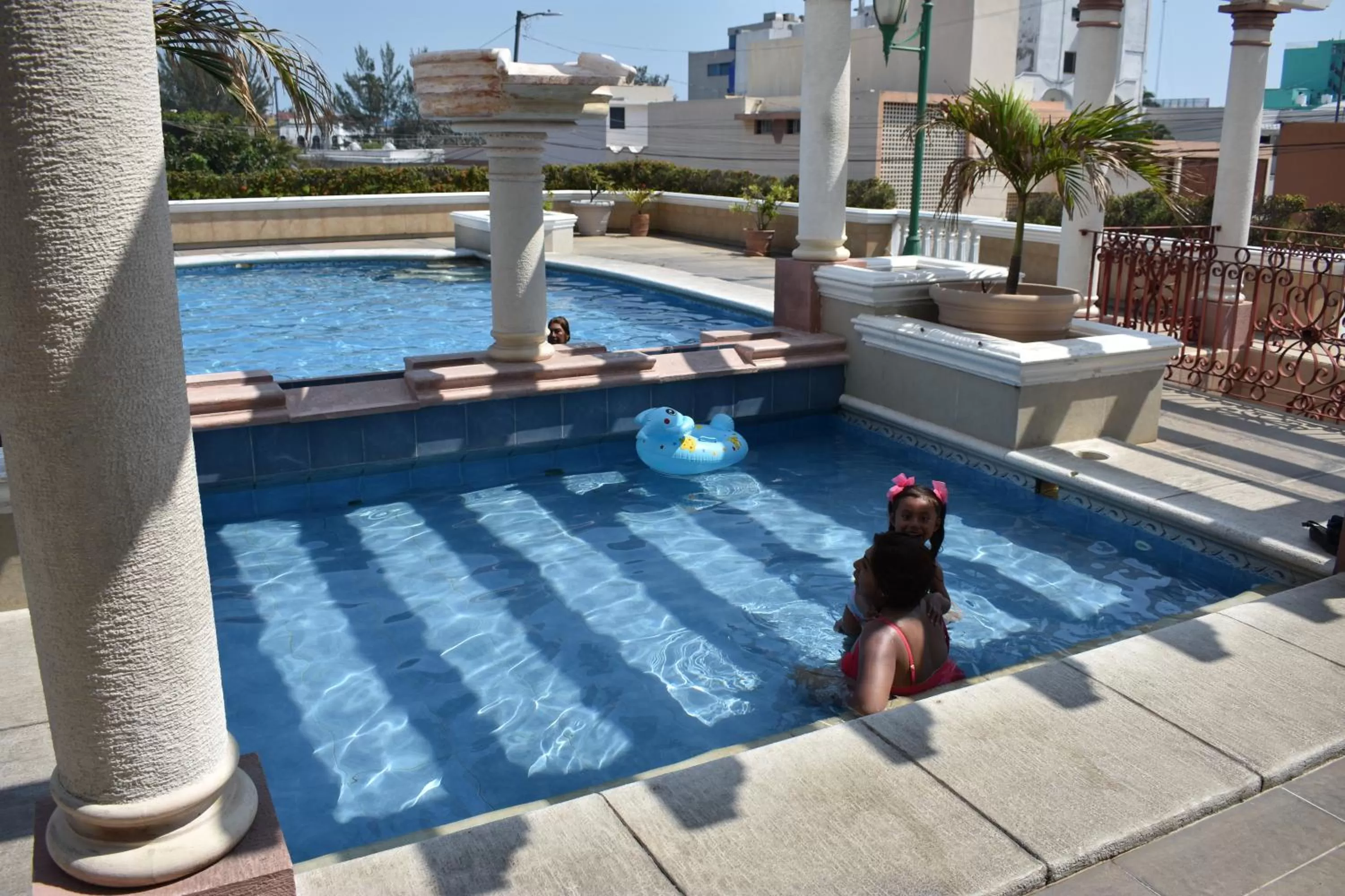 Swimming pool in Hotel Baluarte