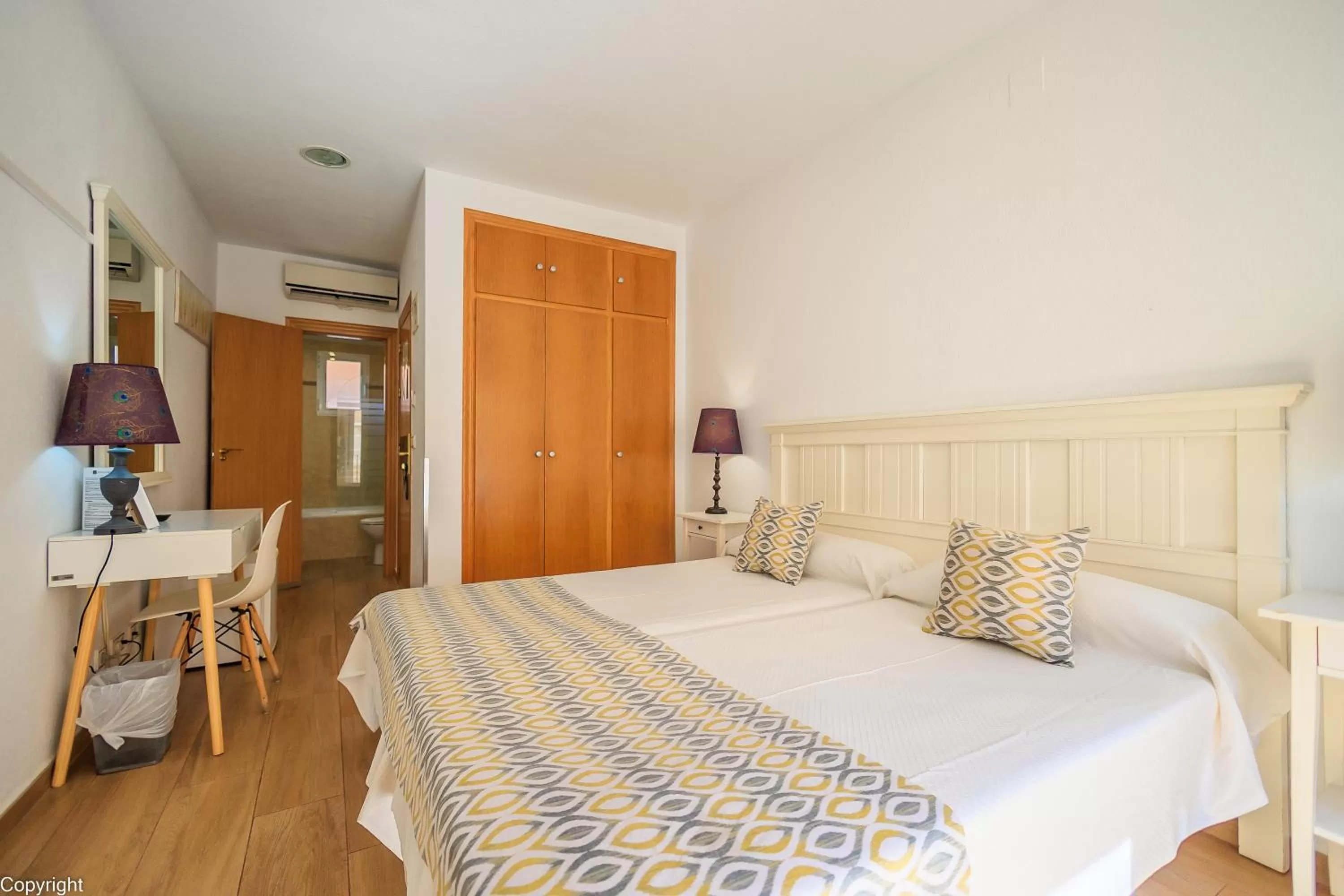 Bedroom, Bed in Hotel Madrid