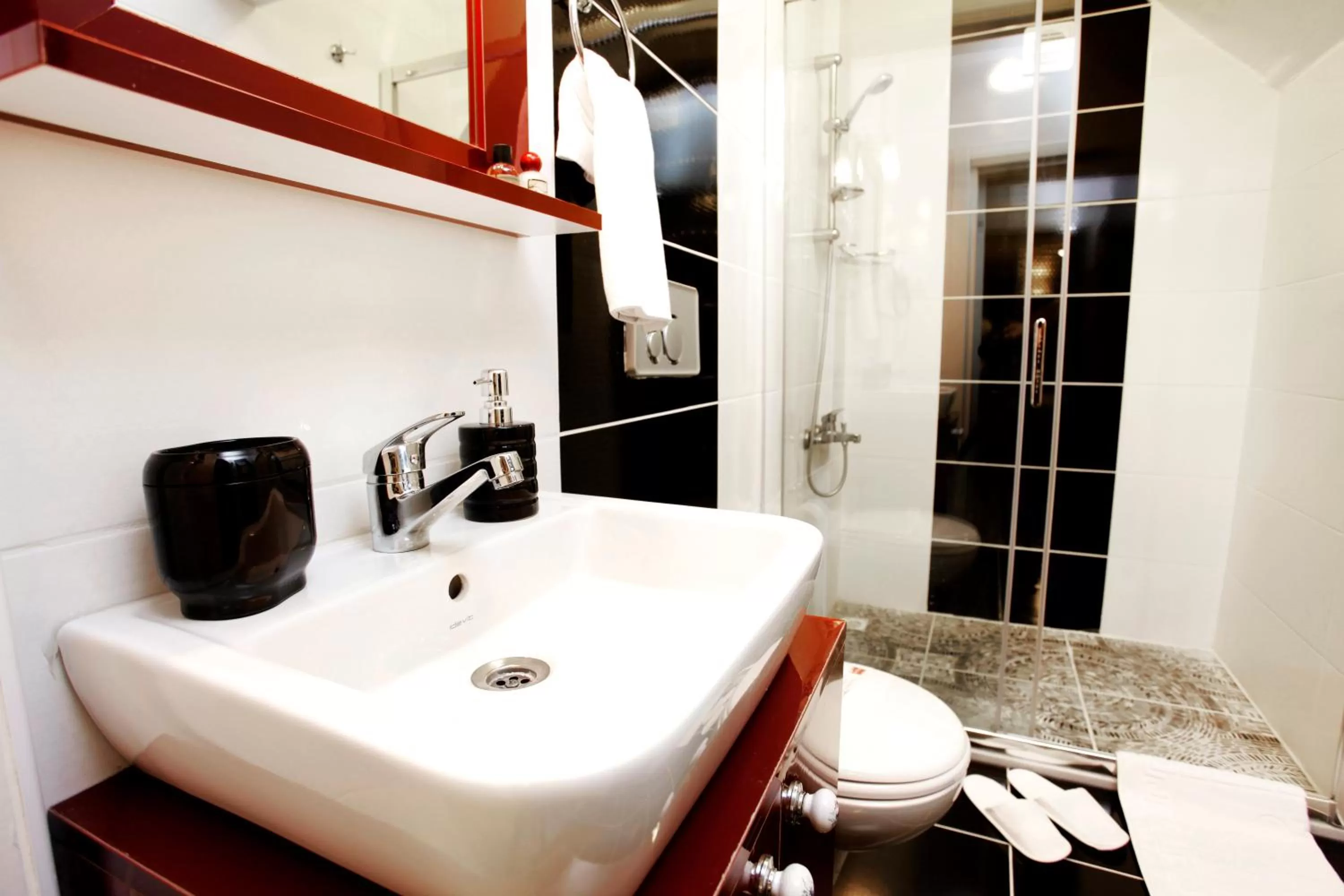 Bathroom in Spinel Hotel - Old City