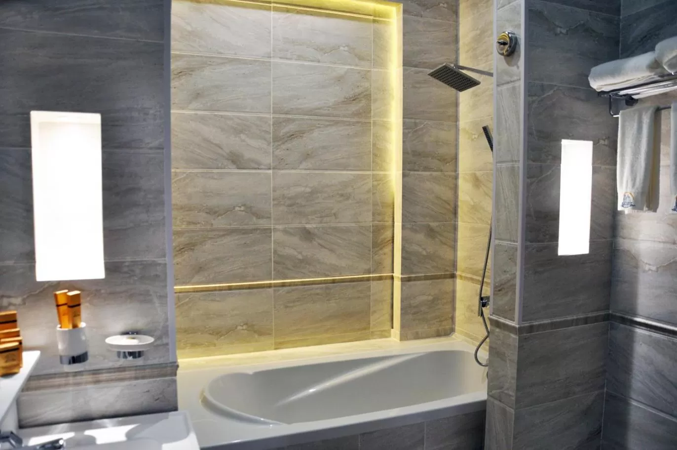 Parliament Palace Hotel