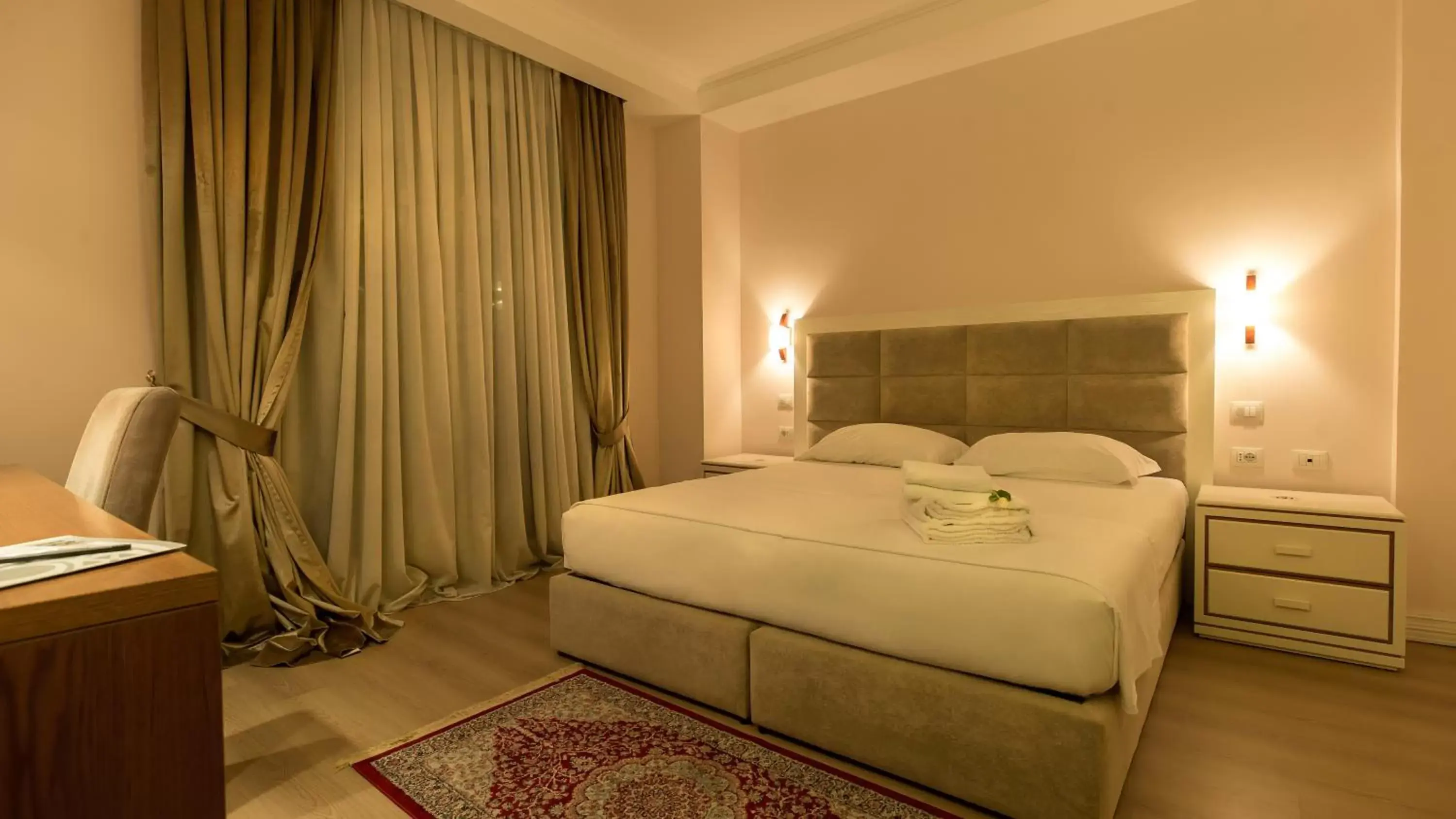 Deluxe Double or Twin Room with Balcony in Royal Hill Hotel Deluxe Double or Twin Room with Balcony in Royal Hill Hotel