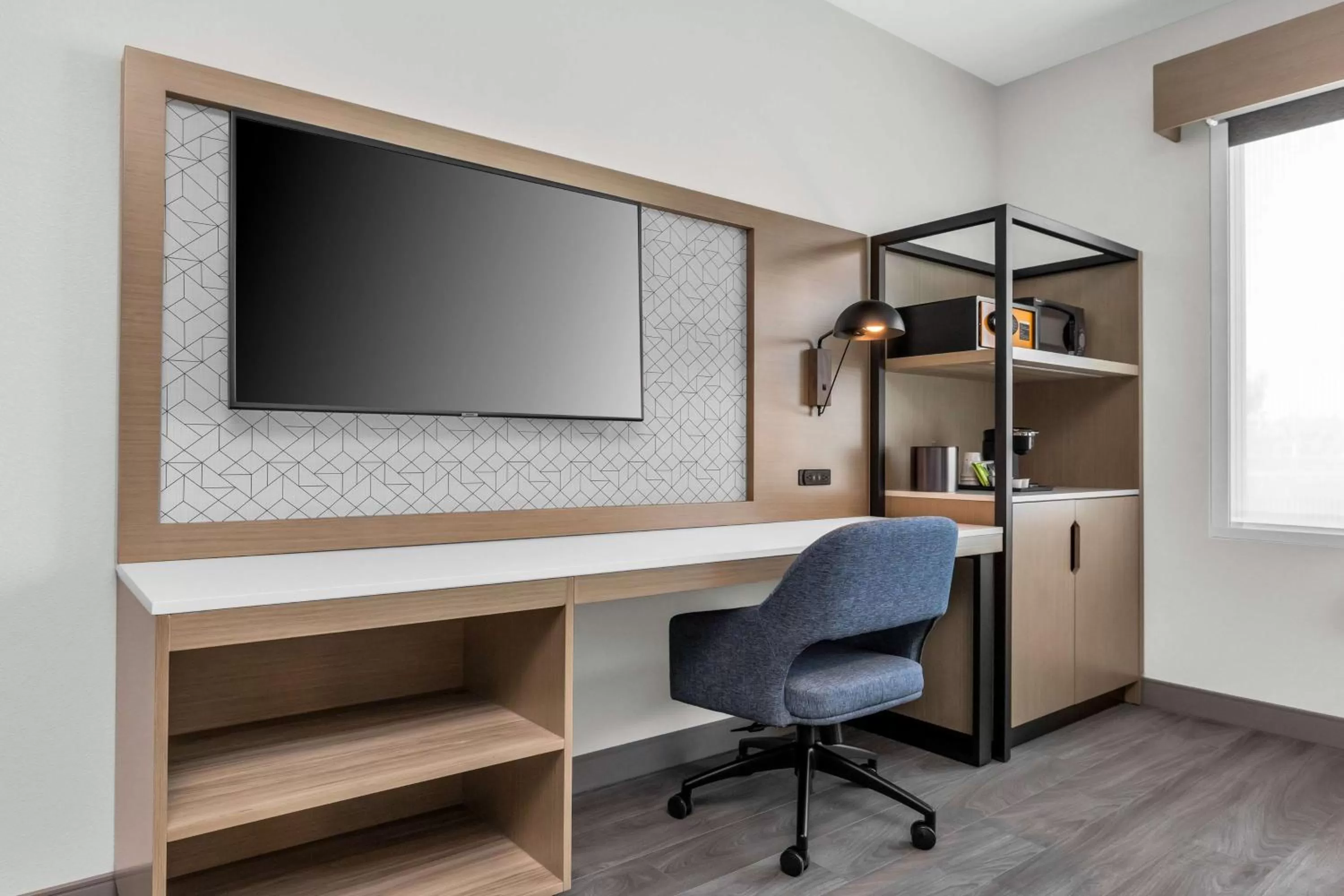 Photo of the whole room in La Quinta Inn & Suites by Wyndham San Jose Airport-Downtown