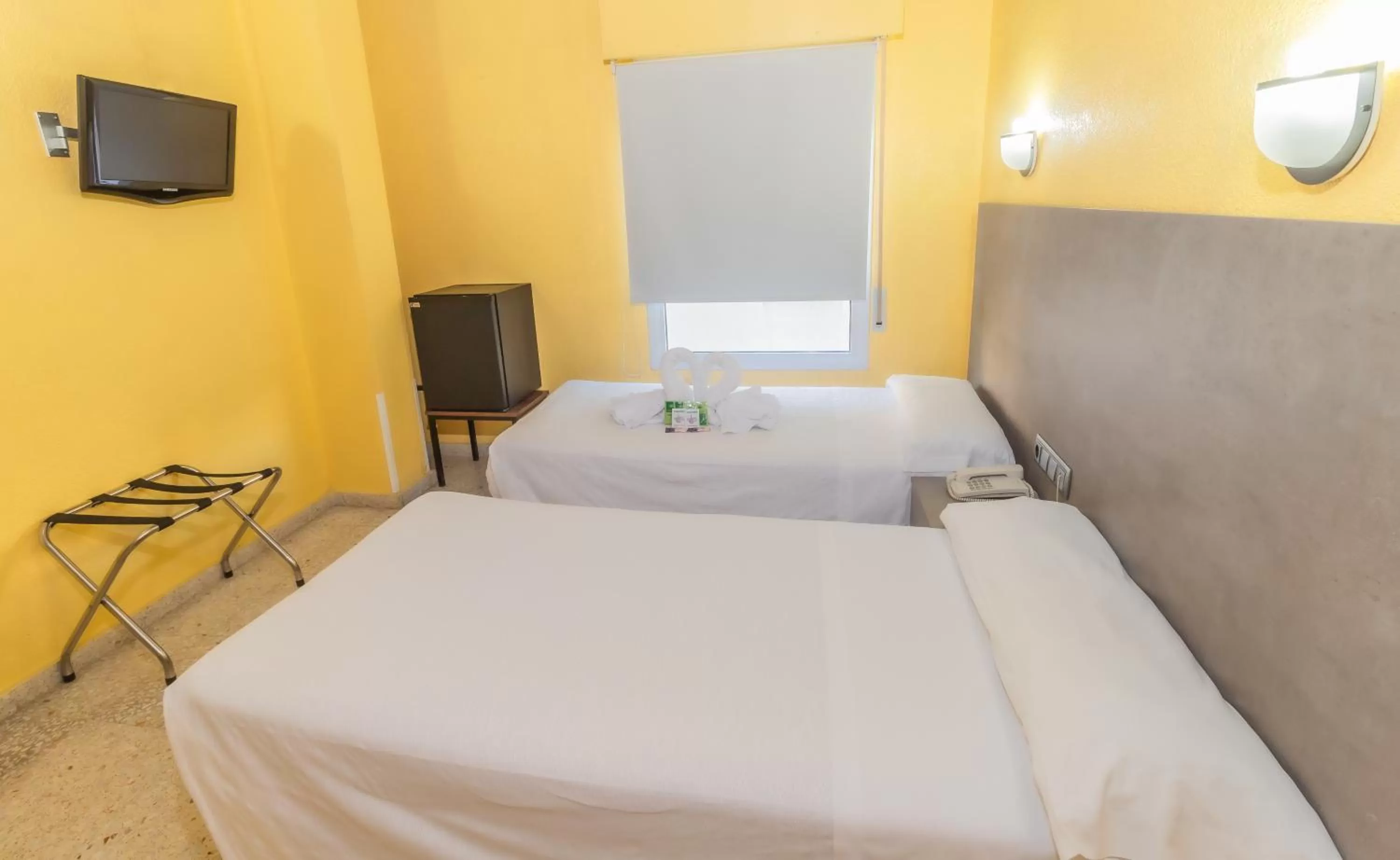 Photo of the whole room, Bed in Hotel Universal Murcia