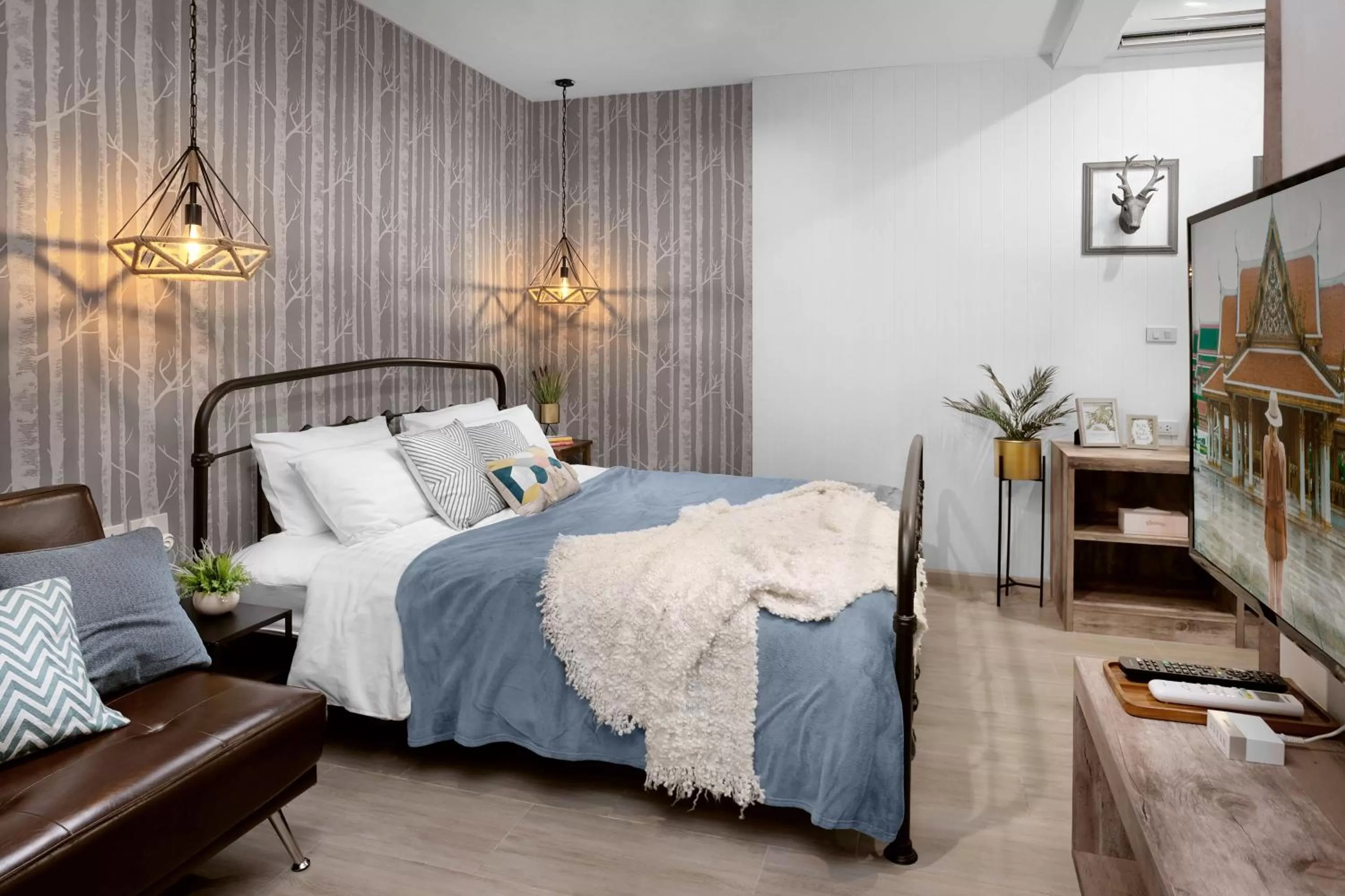 Bedroom, Bed in Hide and Seek Boutique Hometel