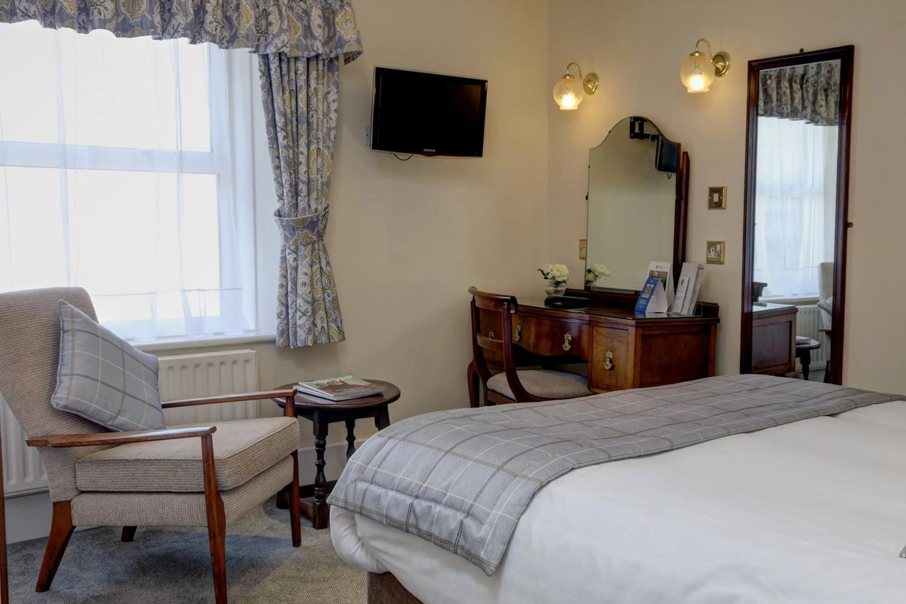 Bedroom, Bed in The Lansdowne, Eastbourne
