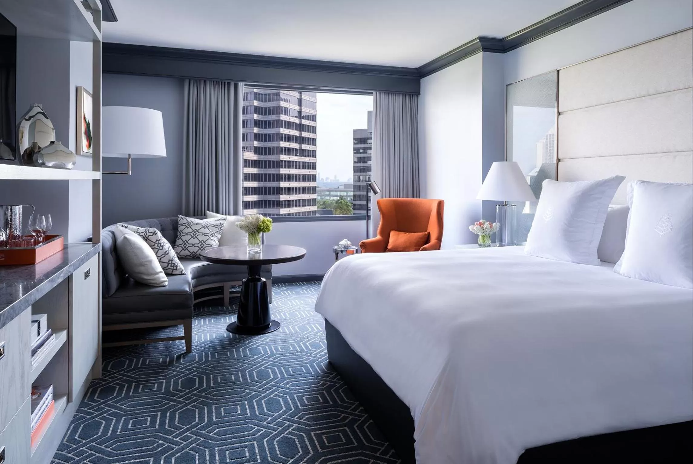Photo of the whole room, Bed in Four Seasons Hotel Atlanta