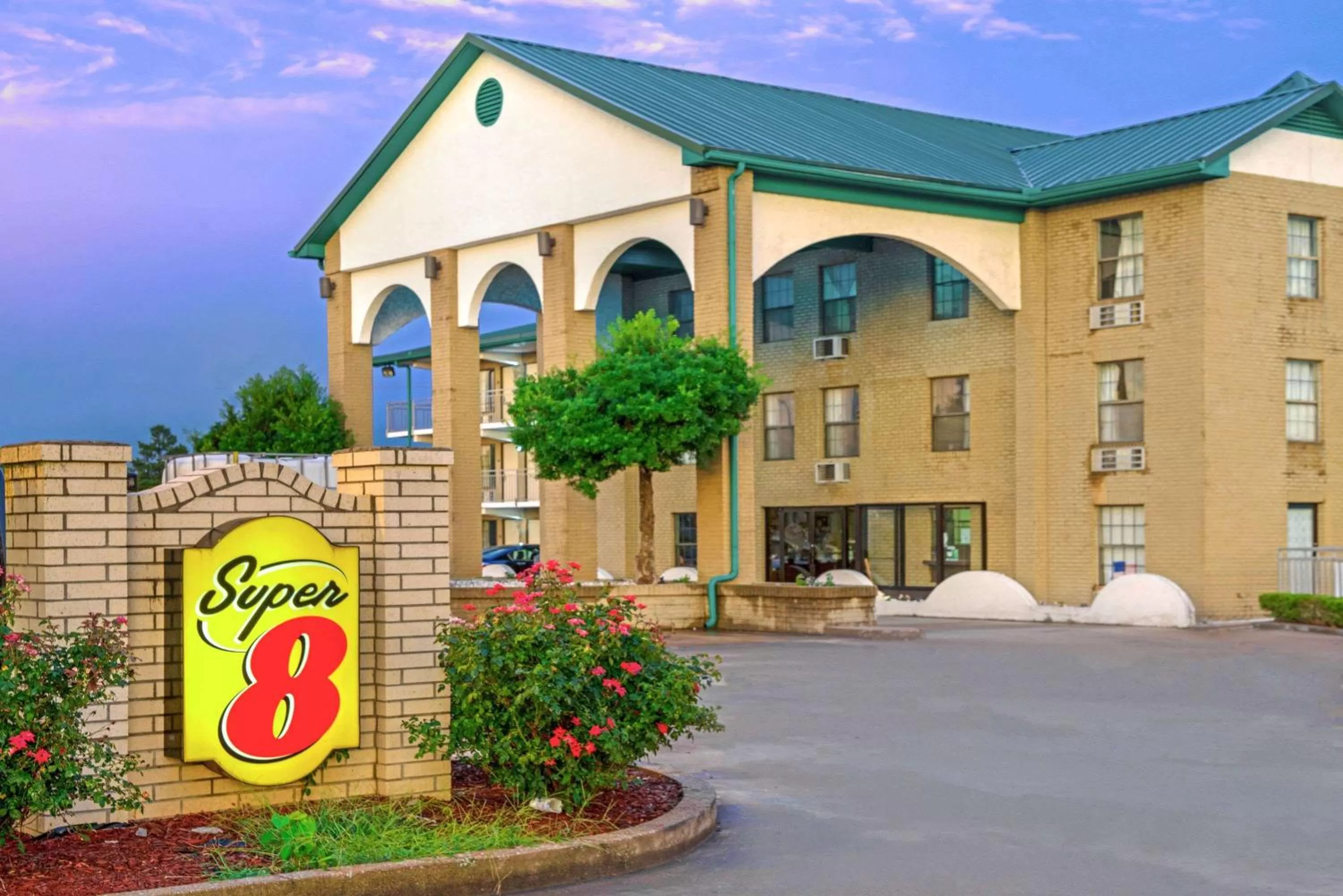 Property building in Super 8 by Wyndham Lakeland