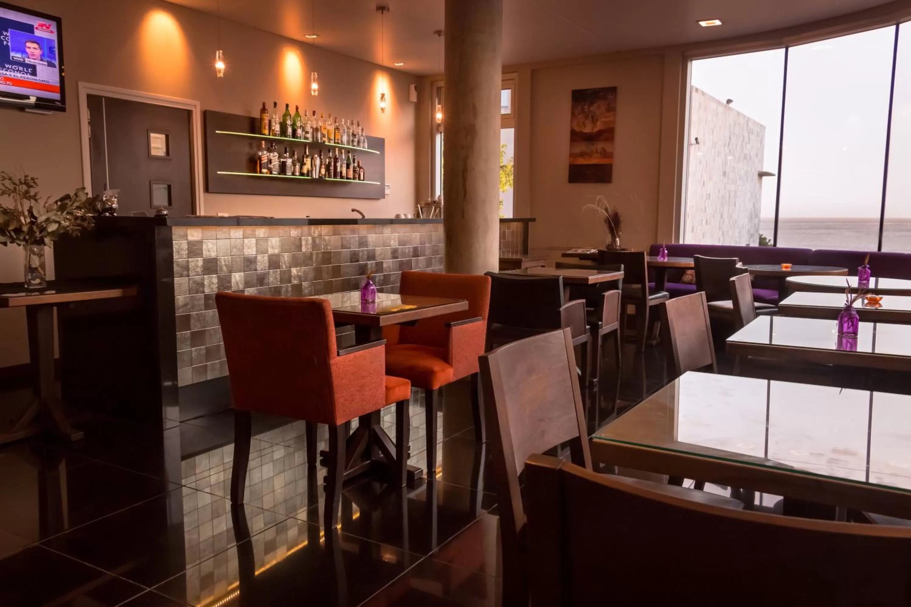 Restaurant/places to eat in AXSUR Design Hotel