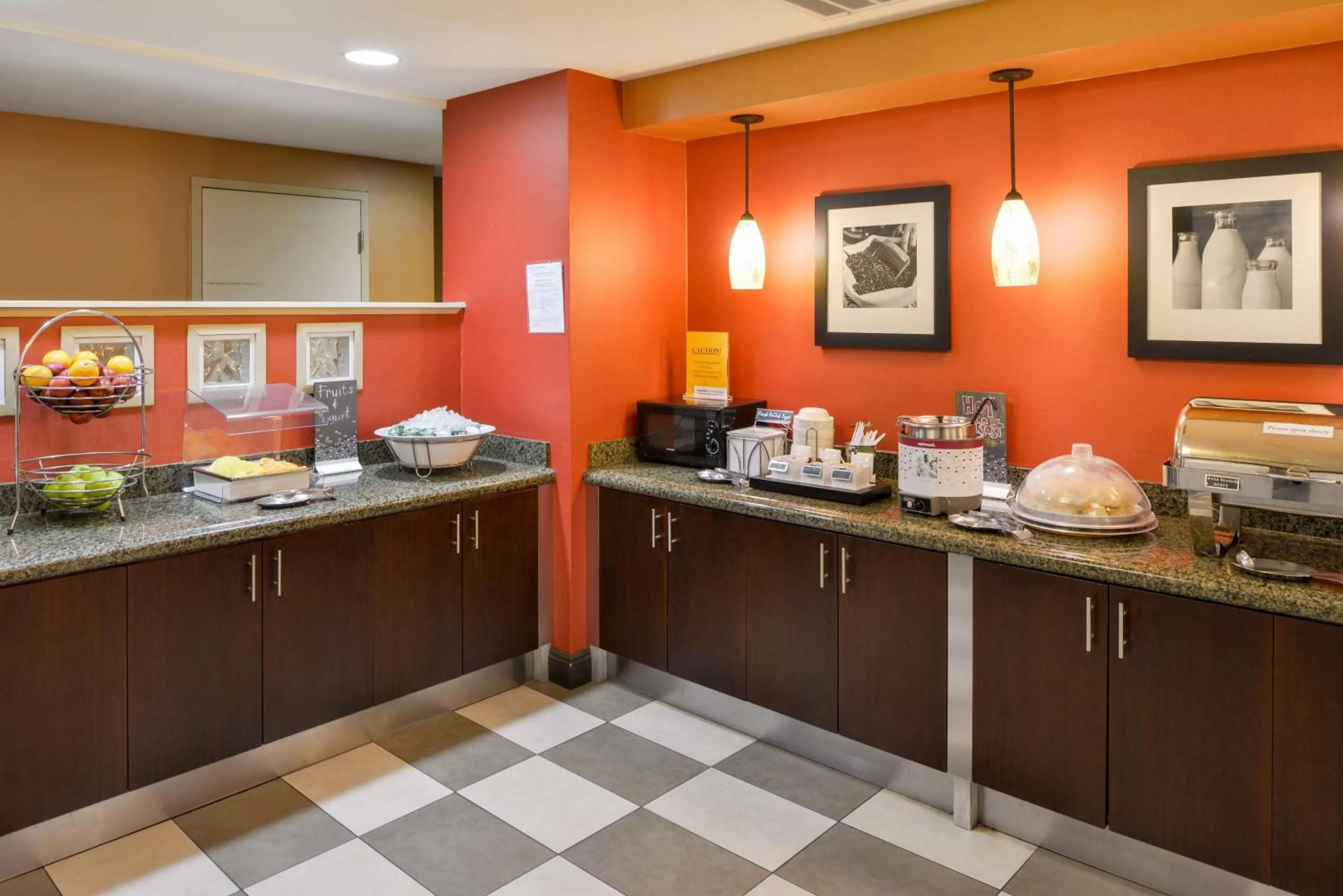 Breakfast in Hampton Inn & Suites San Francisco-Burlingame-Airport South