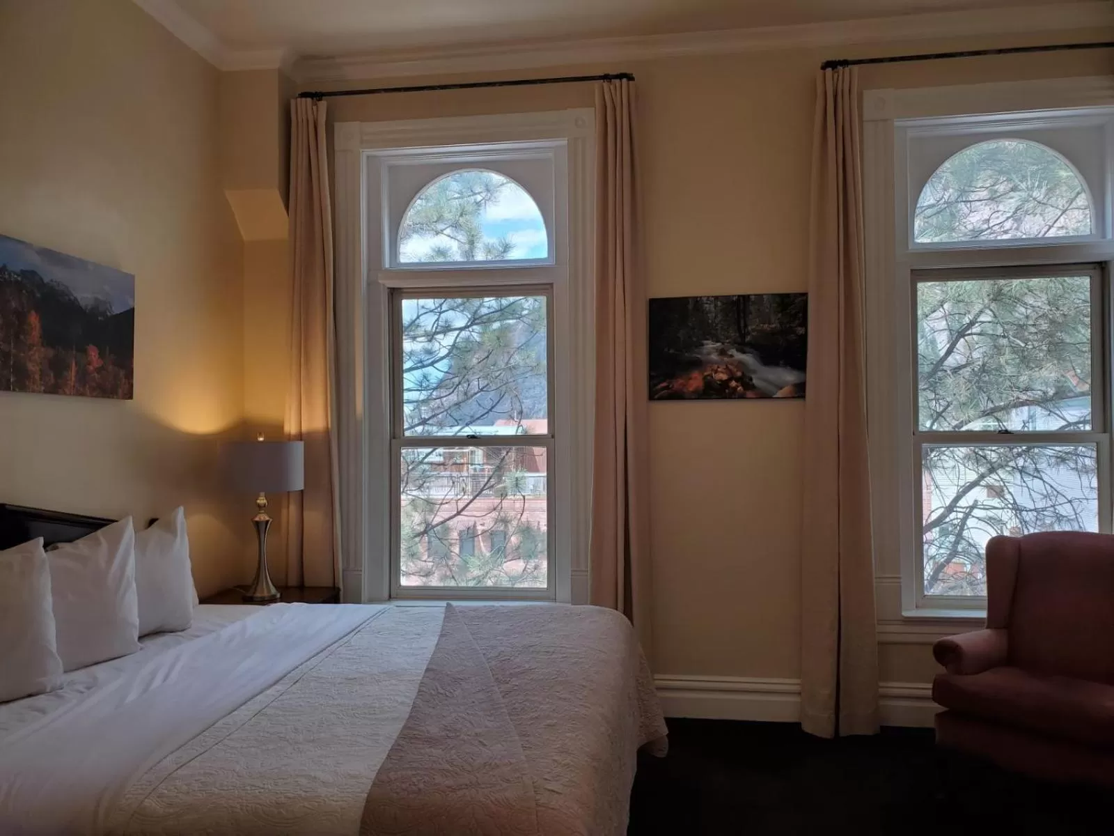 Bedroom, Bed in Hotel Ouray - for 12 years old and over