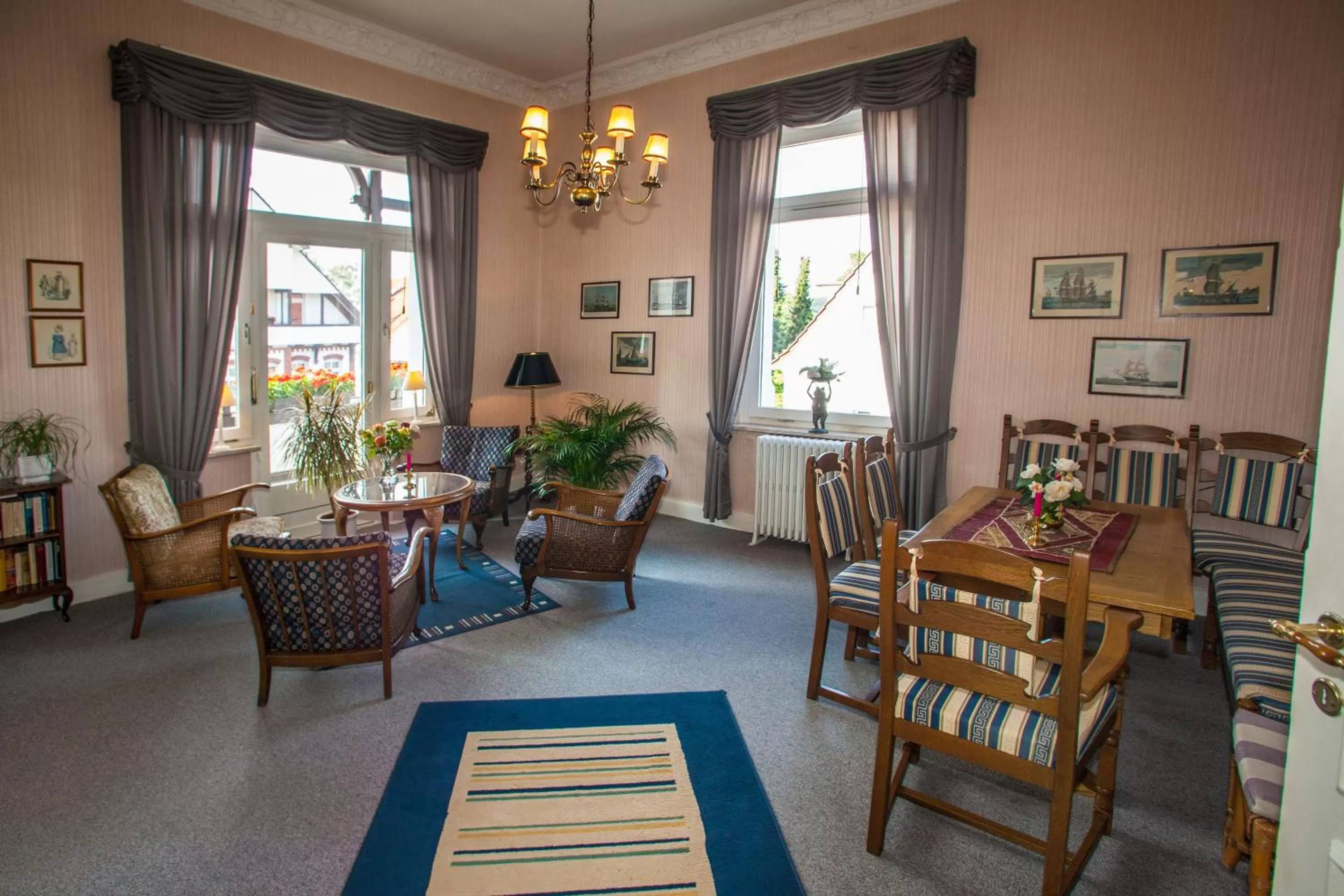 Restaurant/places to eat in Hotel Rosenau