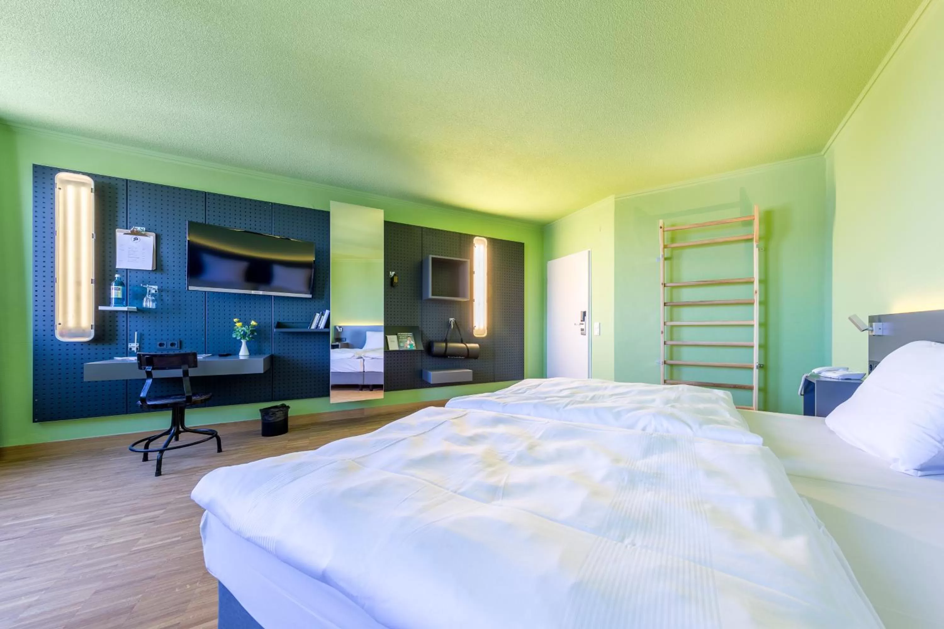 Photo of the whole room, Bed in mk hotel remscheid