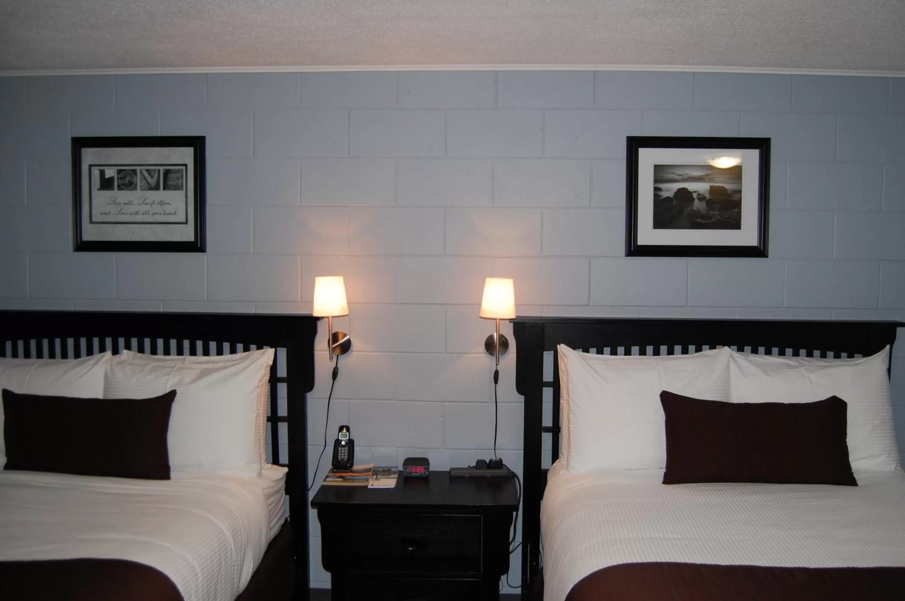 Decorative detail, Bed in Rest Inn