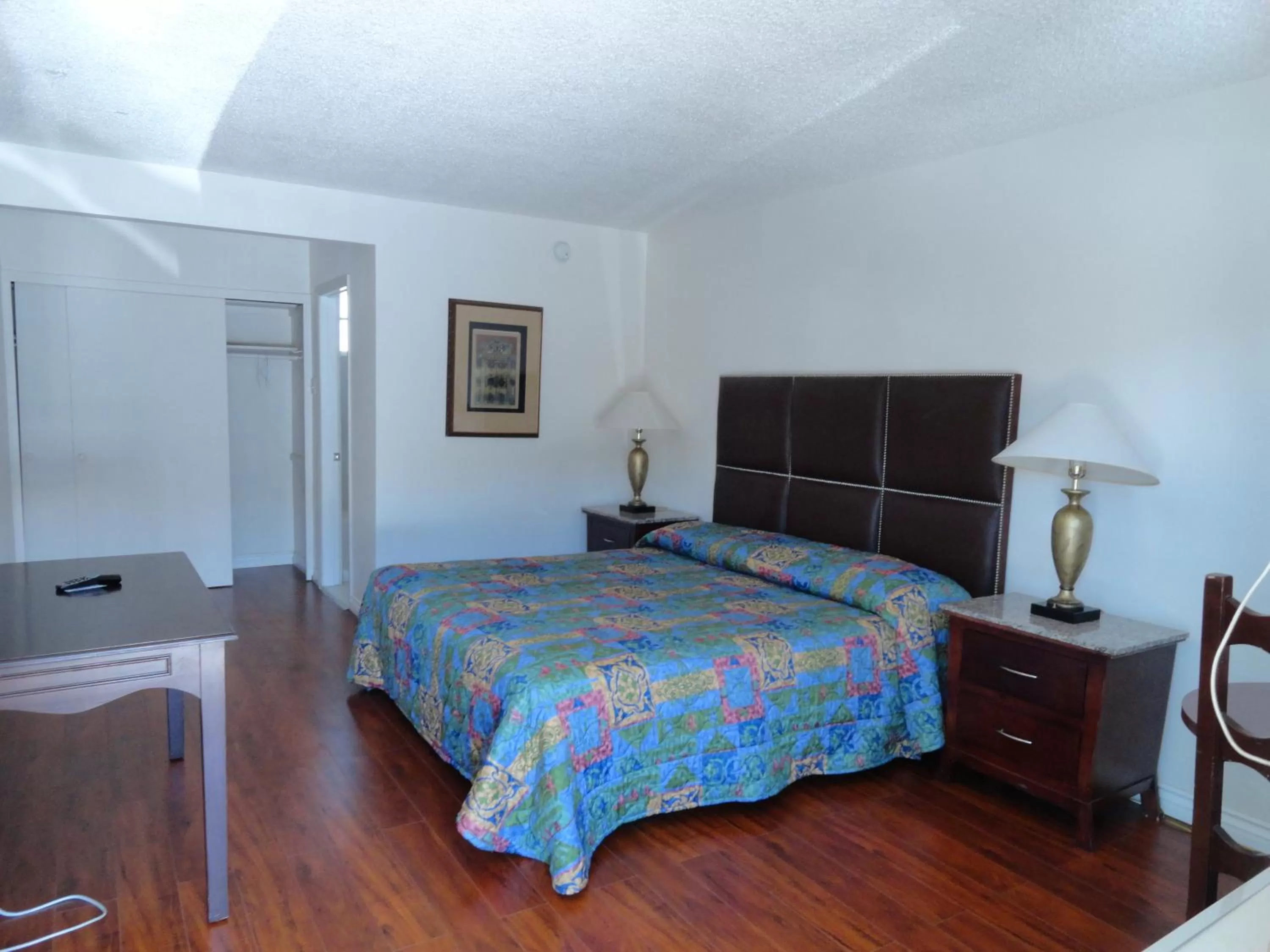 Standard King Room in Travel Inn