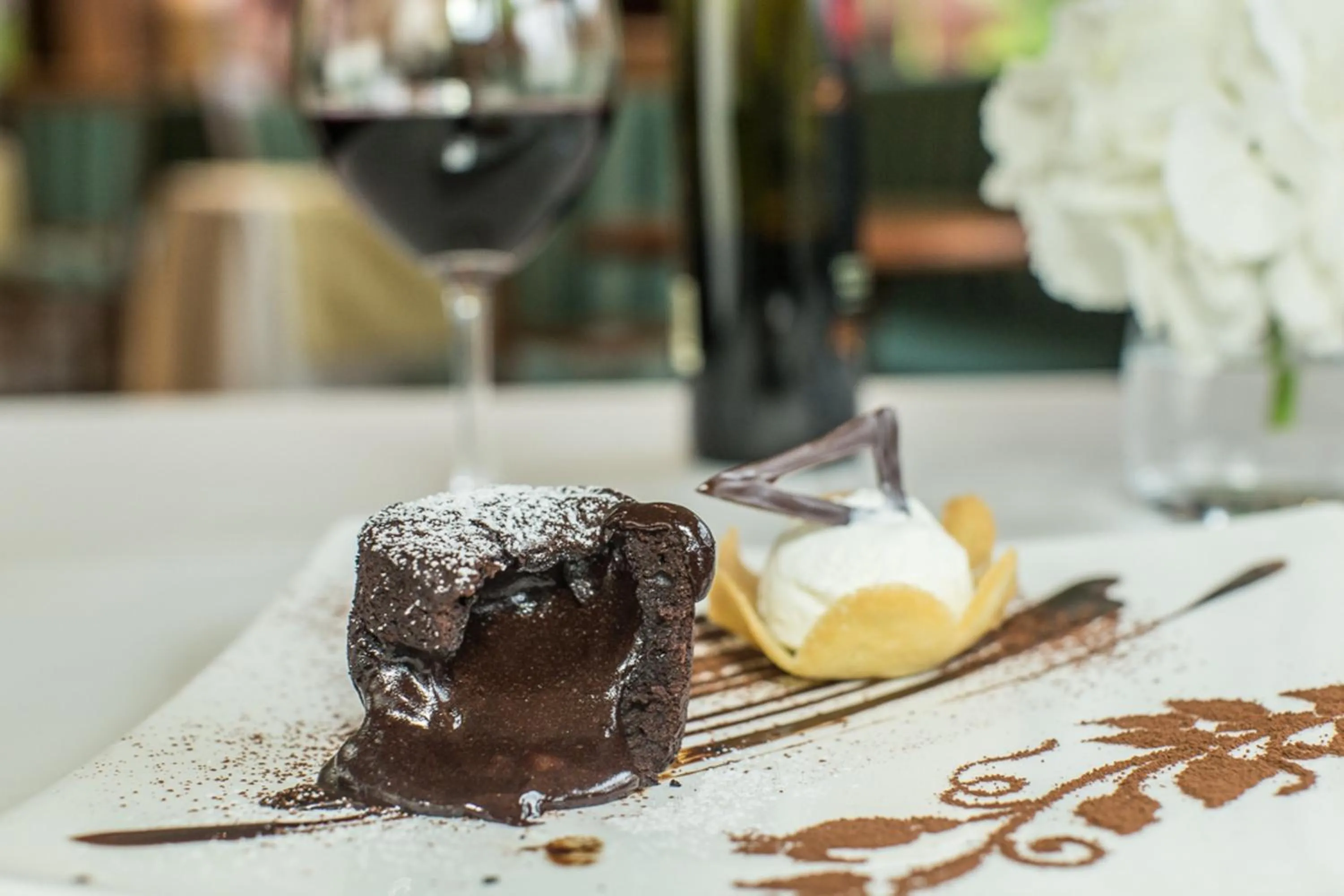 Restaurant/places to eat in Lux Garden Hotel